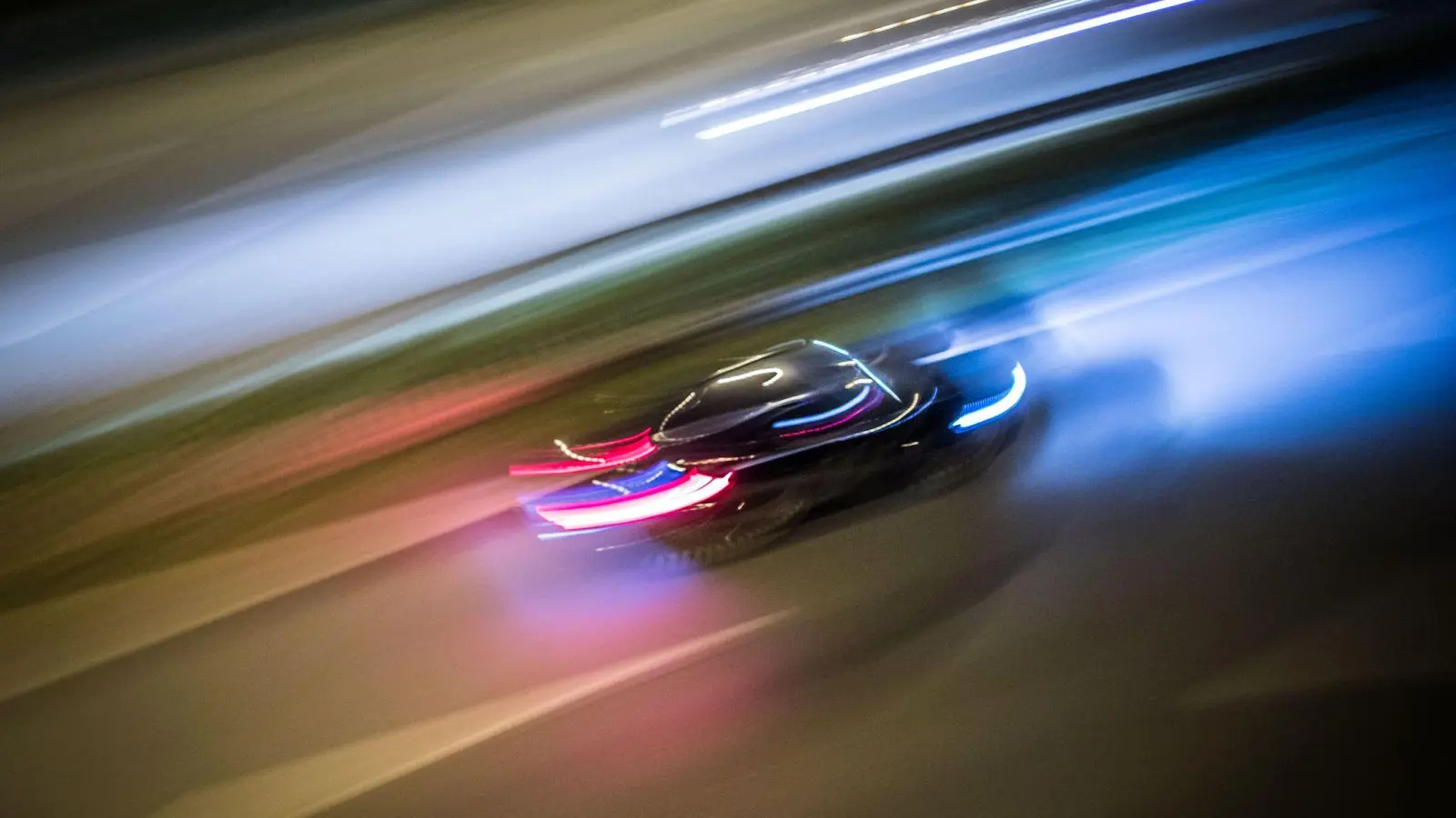 Der 15-Jährige fuhr laut den Videos mit mehr als 210 Kilometern pro Stunde. (Symbolbild) (Bild: Frank Rumpenhorst/dpa)