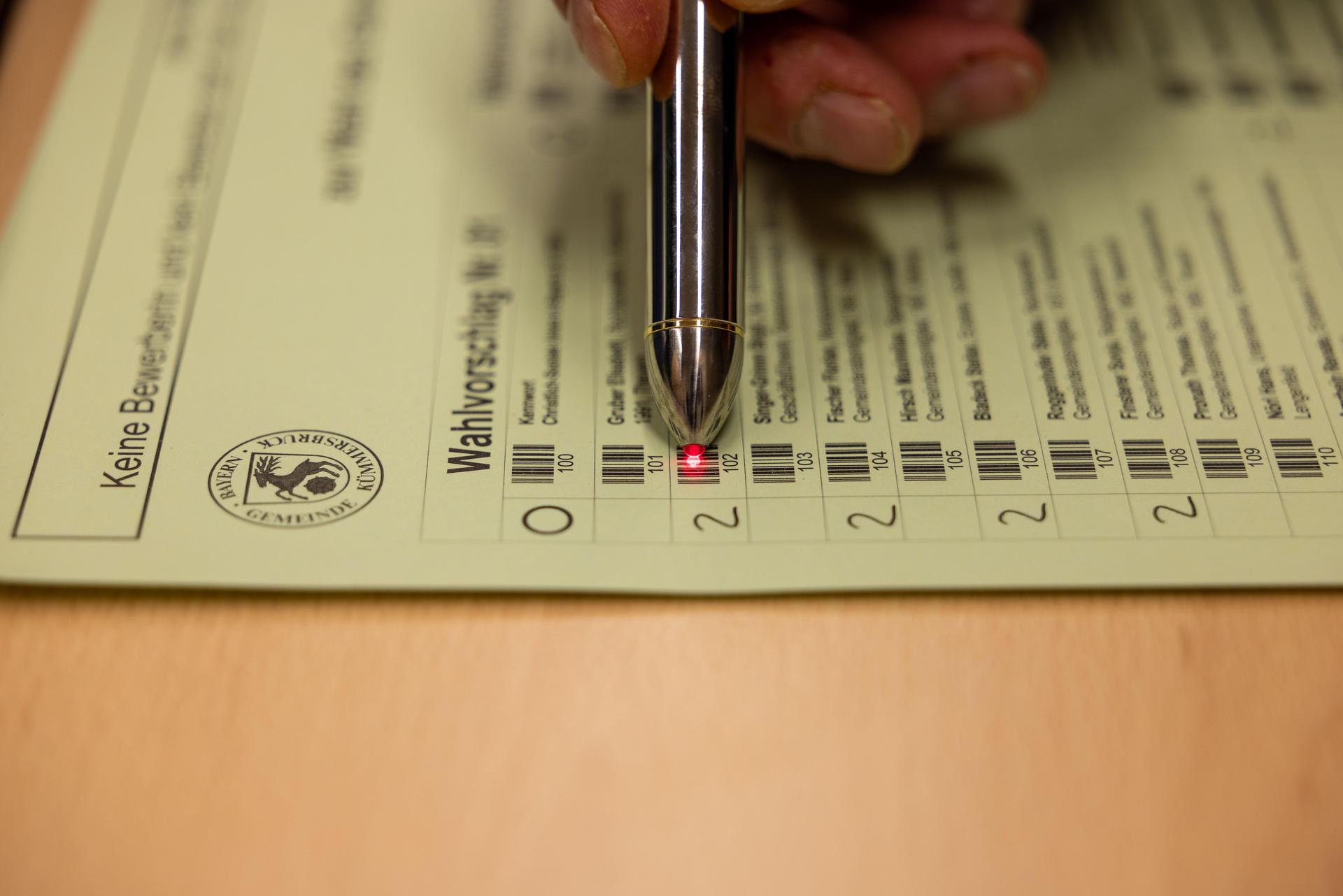 In Neustadt/WN führte eine hakende EDV-Übertragung durch den überregionalen Softwareanbieter zu Verzögerung der Übermittlung der Ergebnisse der Kreistagswahl.  (Symbolbild: hbe)