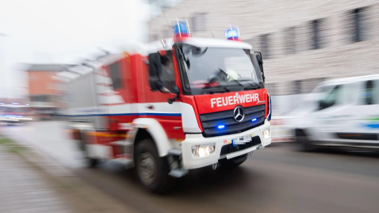 Wegen der Unwetterlage hat Landrat Thomas Ebeling am Montagabend eine Örtliche Einsatzleitung eingerichtet. Zwischenzeitlich waren 300 Einsatzstellen gemeldet.  (Bild: Julian Stratenschulte)