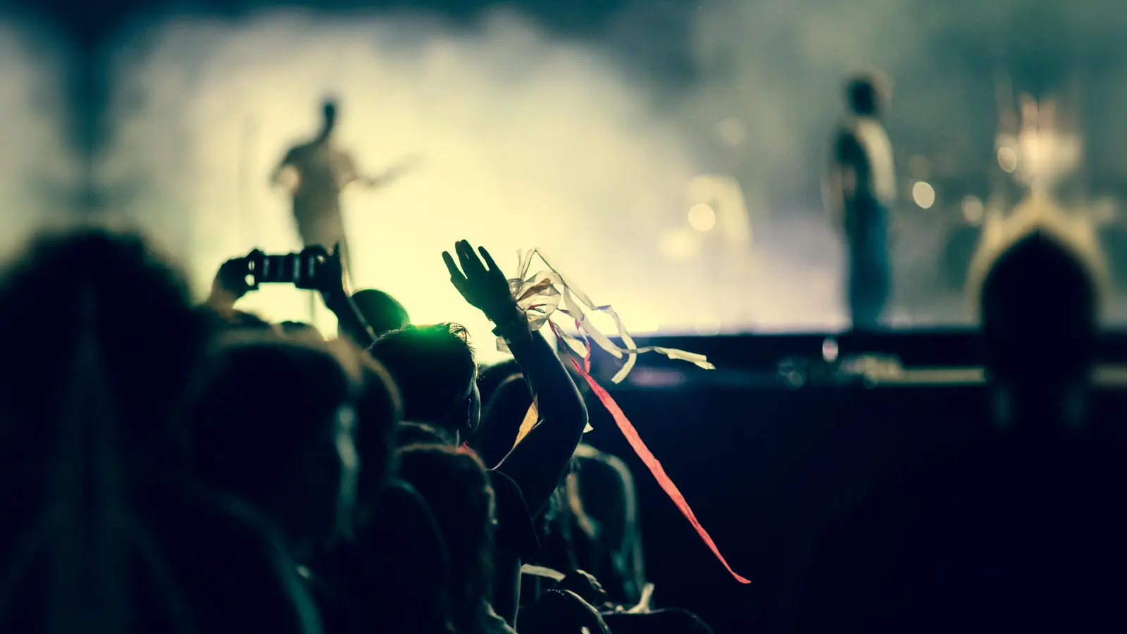 Ins „Salute The Stage” kommen zahlreiche bekannte Namen der Stoner Rock-Szene nach Weiden. (Bild: Adobe Stock/Melinda Nagy)