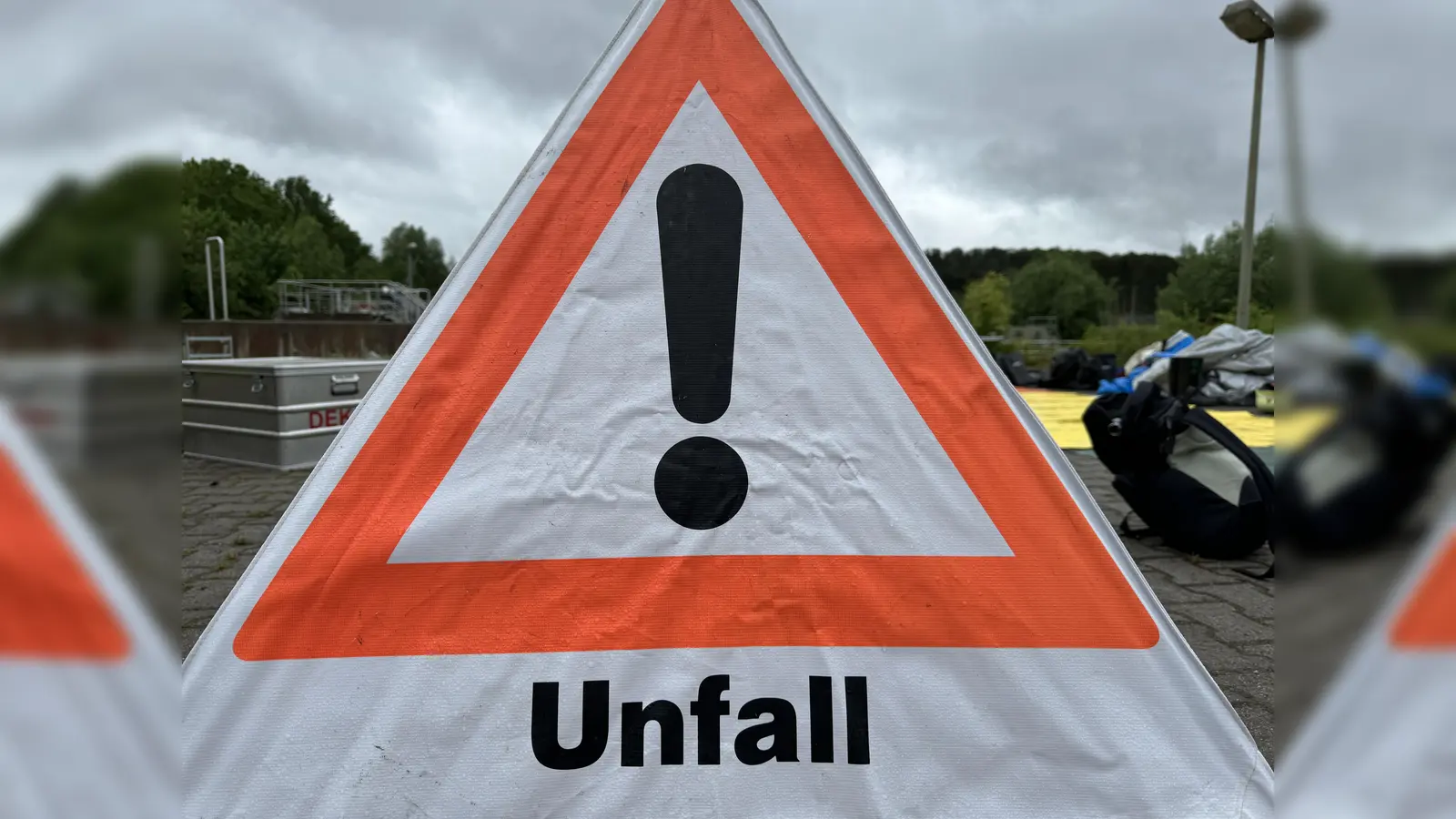 Auf der B470 zwischen Kirchenthumbach und Sommerau hat sich ein schwerer Verkehrsunfall ereignet.  (Symbolbild: Heike Unger)