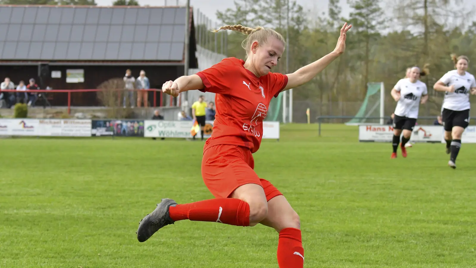 Sabrina Walter vom TSV Theuern droht fürs Spiel gegen den SV Frauenbiburg auszufallen. (Bild: Hubert Ziegler)