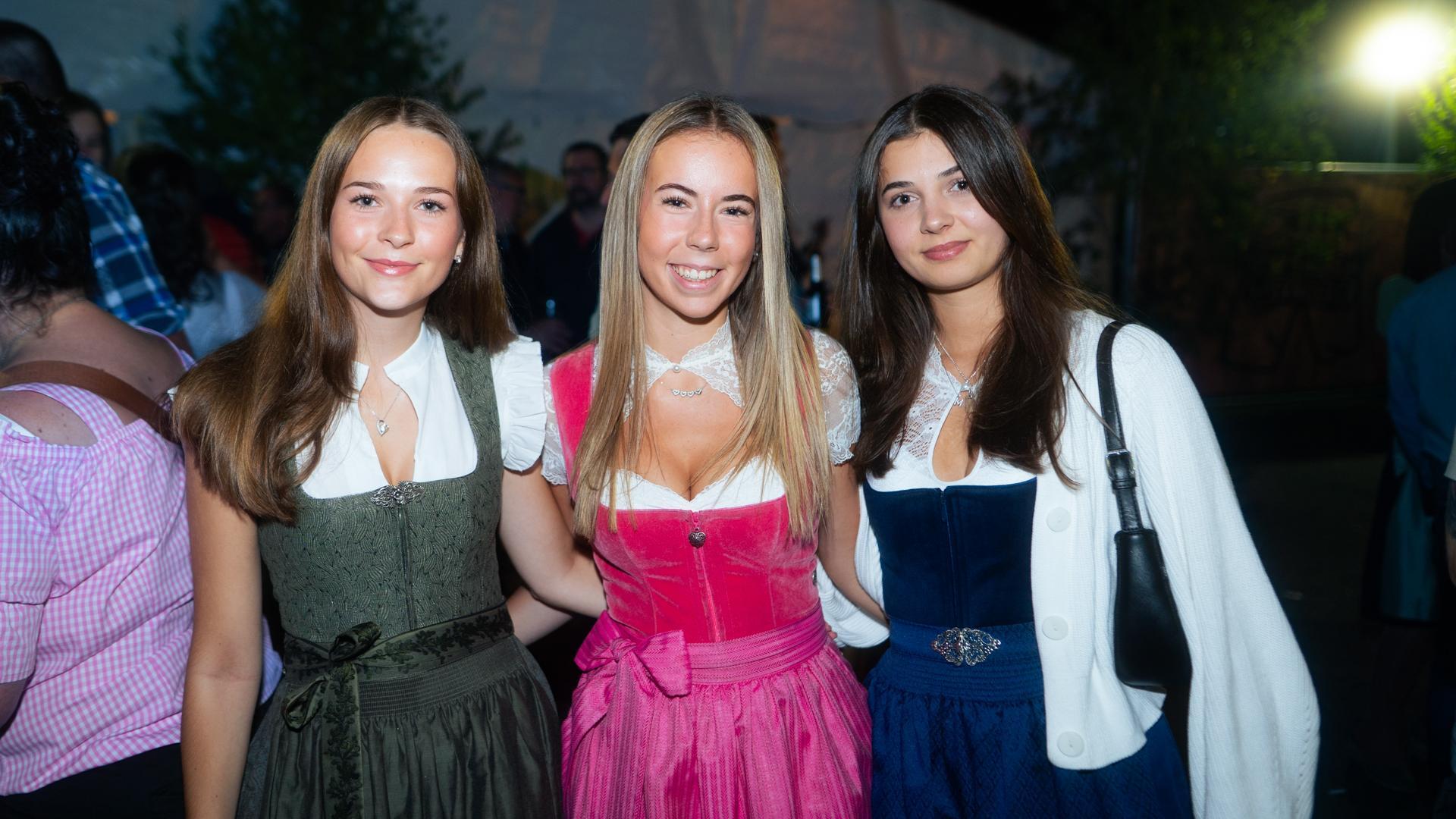 Die Quertreiber rocken am Samstagabend das Festzelt bei der Kirwa in Wernberg.  (Bild: Hannes Stock)