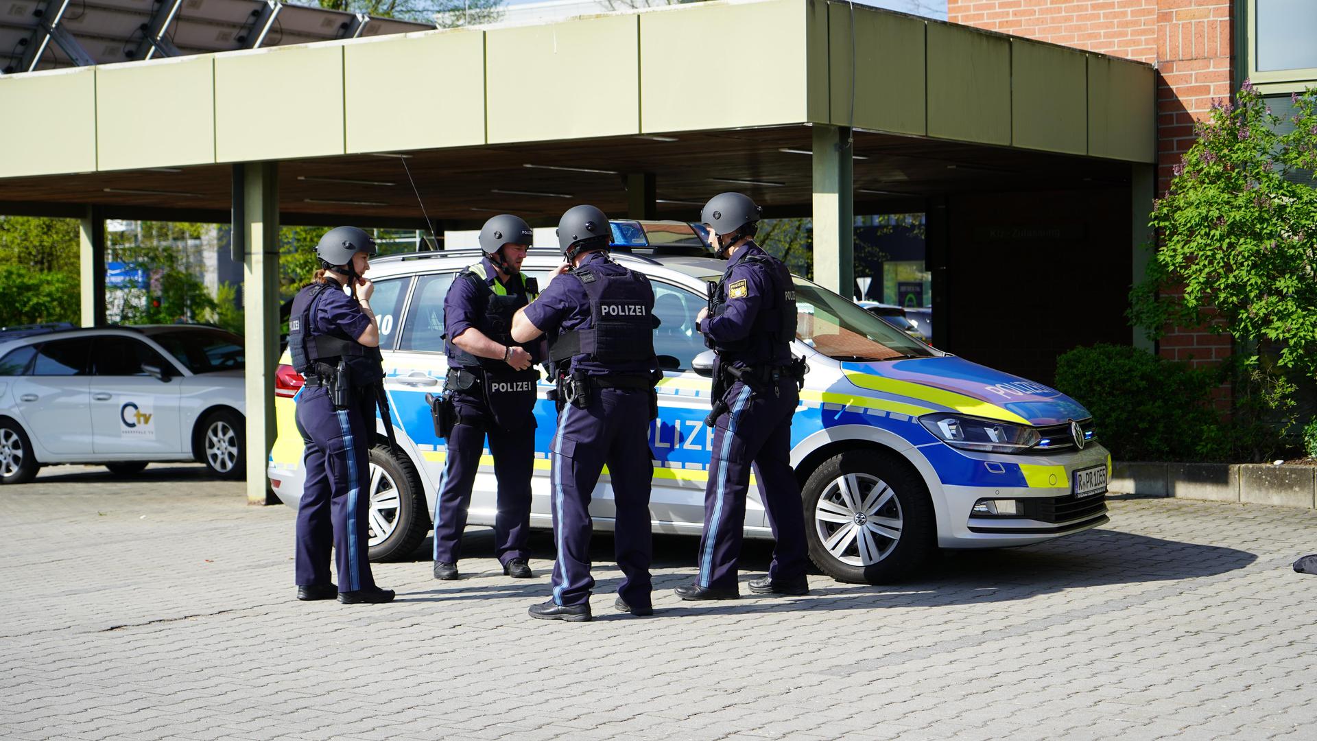 Im Gebäude der Agentur für Arbeit fand eine große Polizeiübung statt. (Bild: mcl)