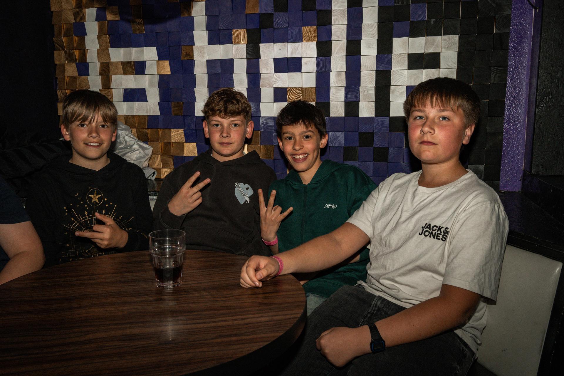 Die Teenieparty im La Belle Waidhaus. (Bild: Timo Kraus)