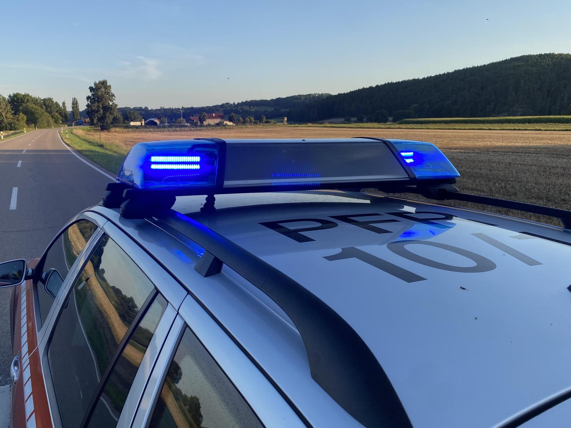 Zwischen Pfreimd und Nabburg hat sich am Donnerstagnachmittag ein schwerer Unfall ereignet. (Bild: Sebastian Böhm)