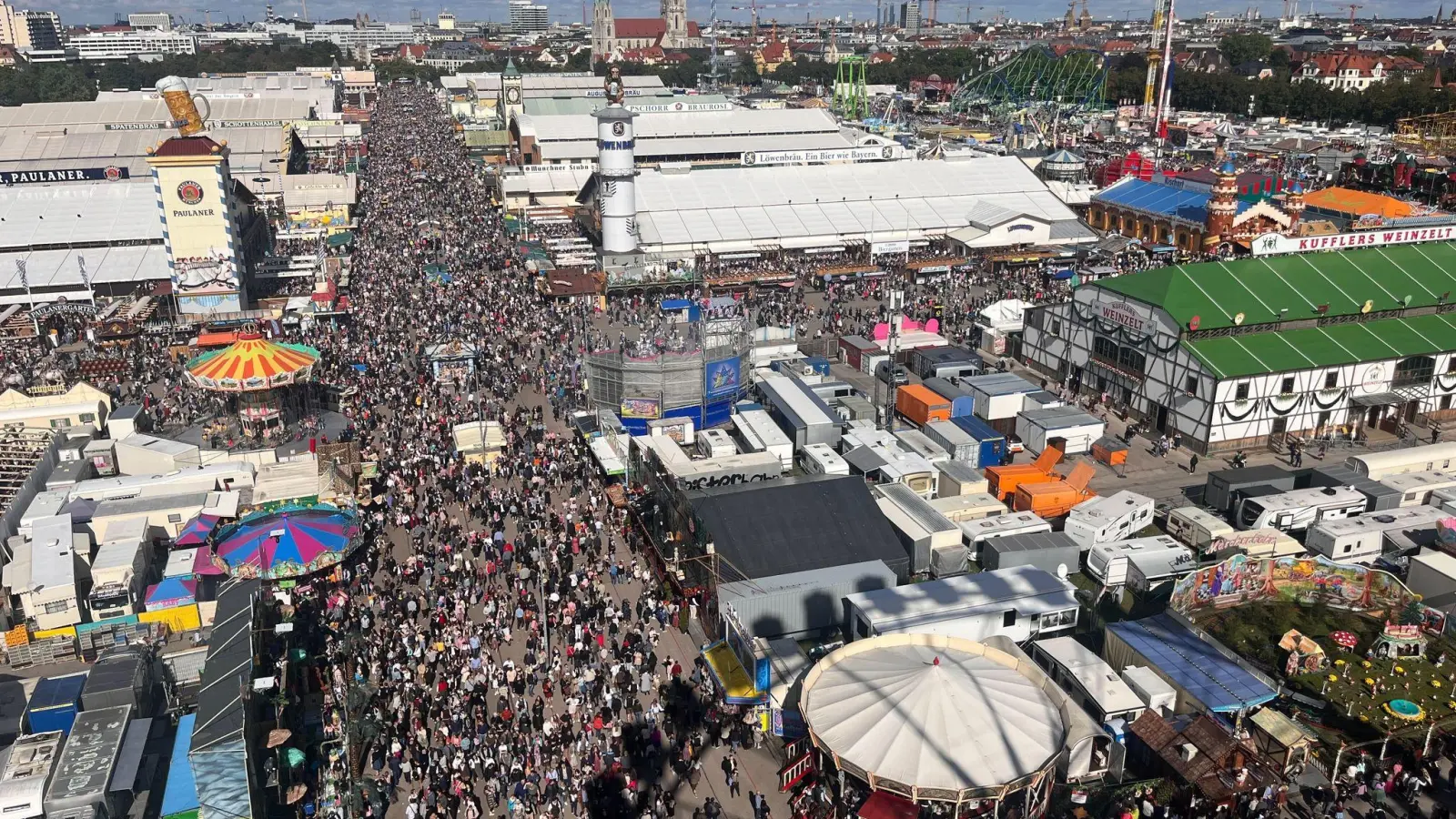 Das 189. Oktoberfest findet vom 21. September bis 6. Oktober 2024 auf der Münchner Theresienwiese statt. (Bild: Christoph Trost/dpa)