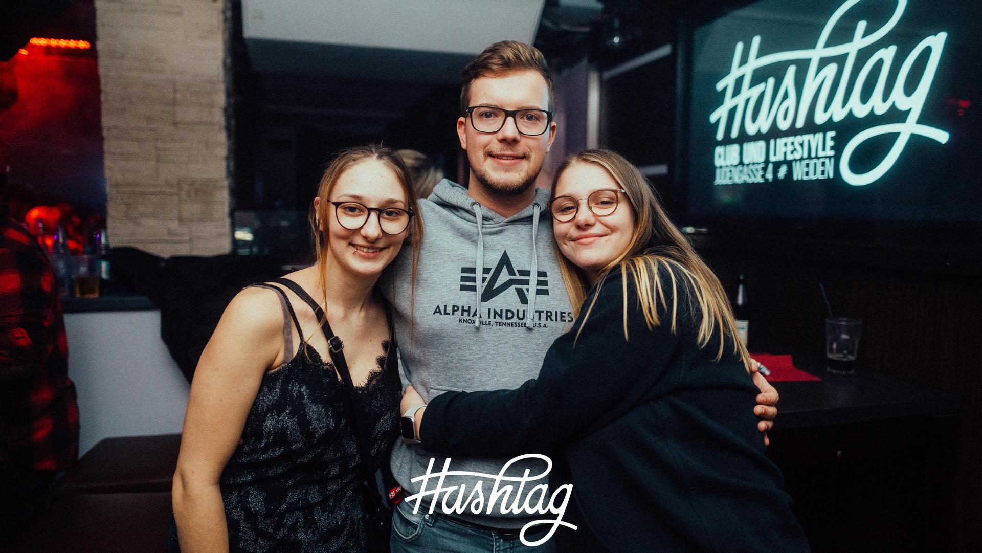 Bei der „Hashtag Saturday”-Partyim Hashtag Weiden sorgte <b>DJ RobVEE</b> für den passenden Sound. (Bild: Sebastian Reiter)