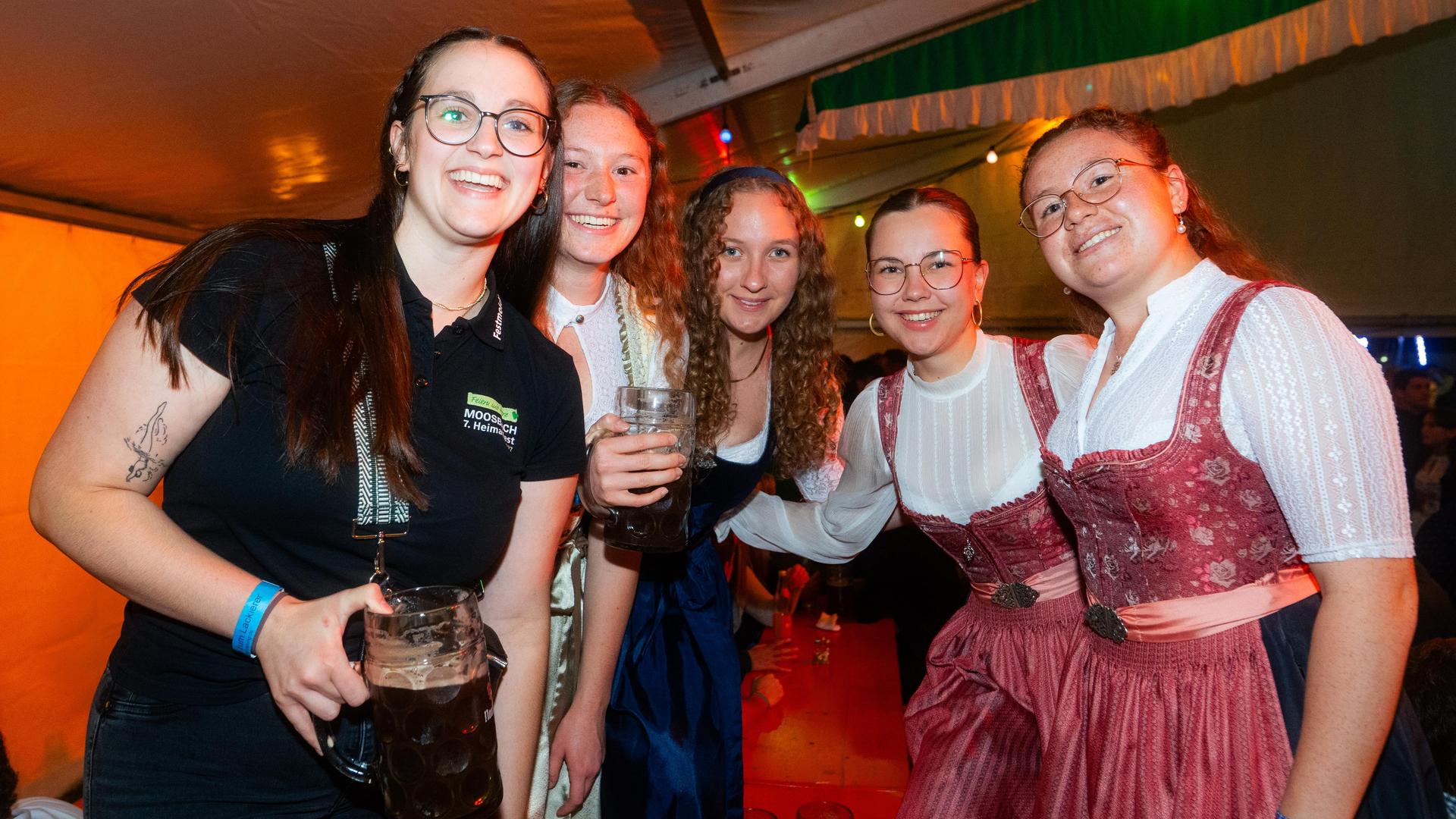 Wernberg feiert Kirwa, die Stoapfälzer Spitzbuam liefern die Musik zum Fest. (Bild: Hannes Stock)