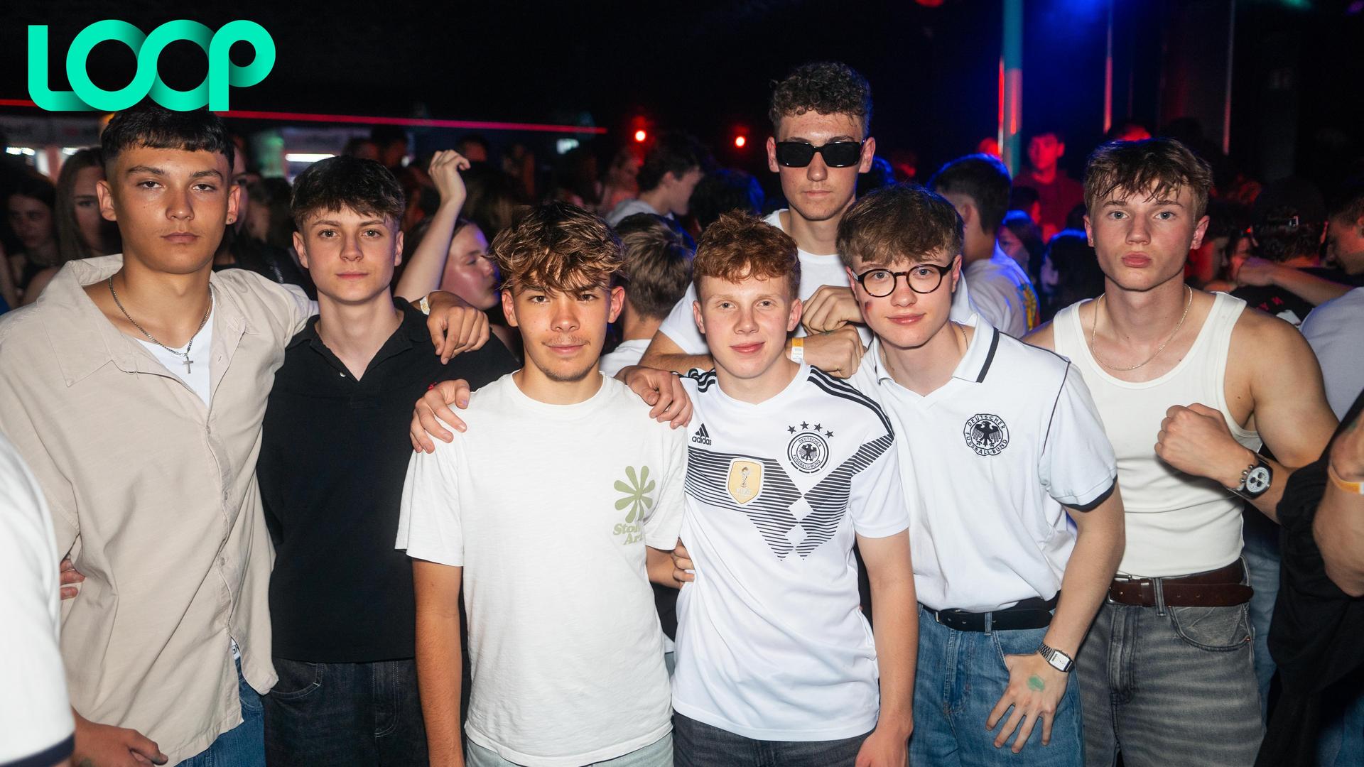 Die „School is out”-Party im Loop. (Bild: Hannes Stock)