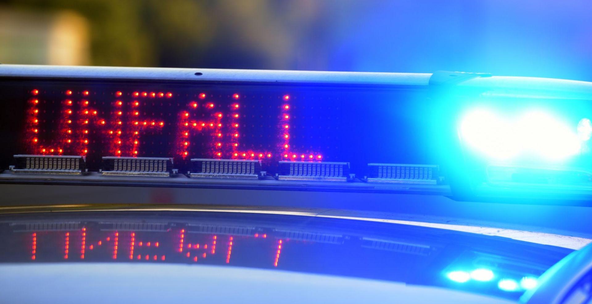 Auf der B 22 gab es einen Unfall. (Bild: Stefan Puchner/dpa/Archivbild)