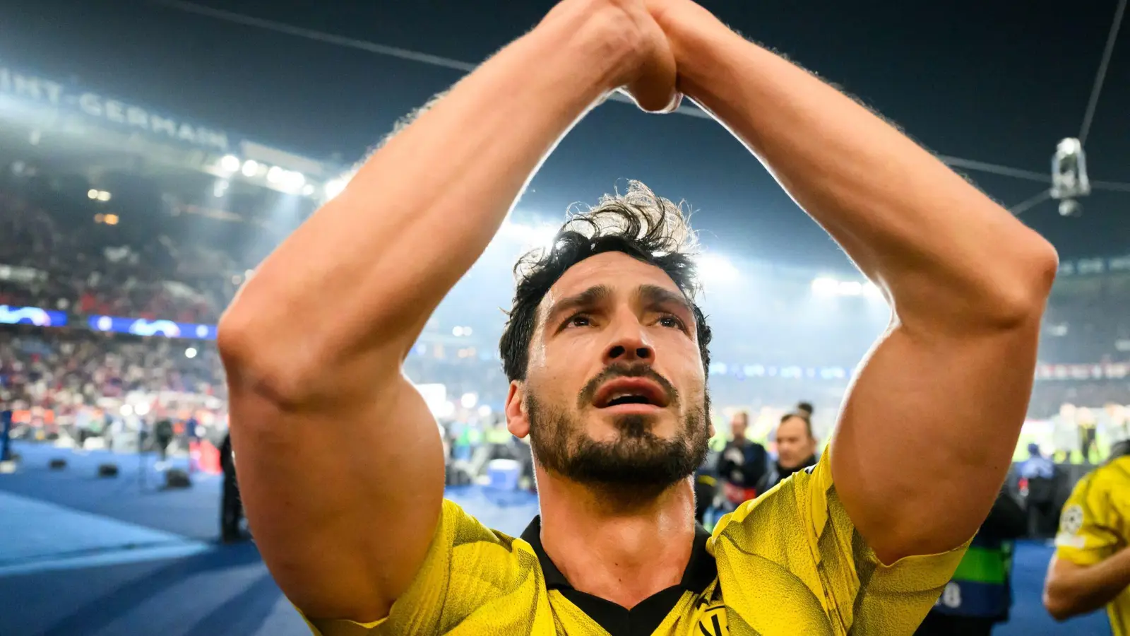 Mats Hummels ist auf der Suche nach einem neuen Arbeitgeber fündig geworden. (Bild: Robert Michael/dpa)