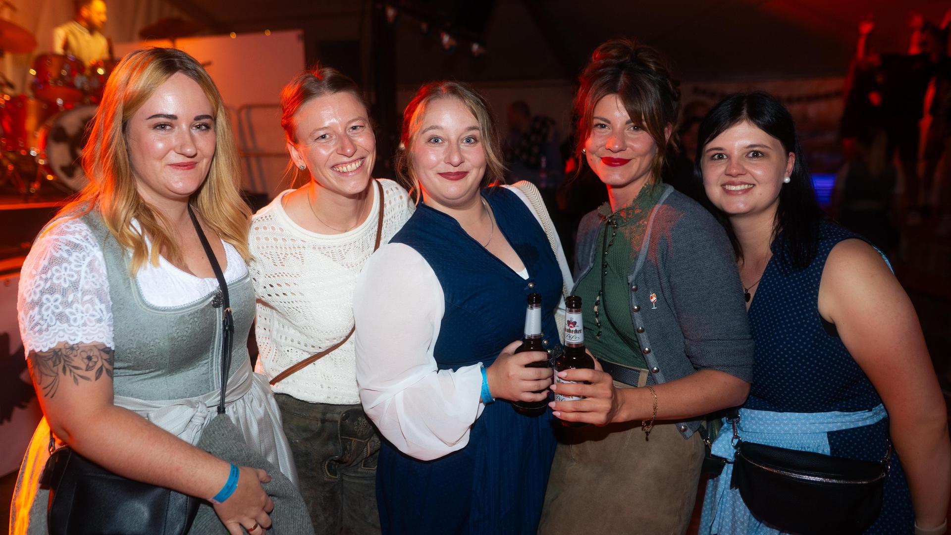 Wernberg feiert Kirwa, die Stoapfälzer Spitzbuam liefern die Musik zum Fest. (Bild: Hannes Stock)