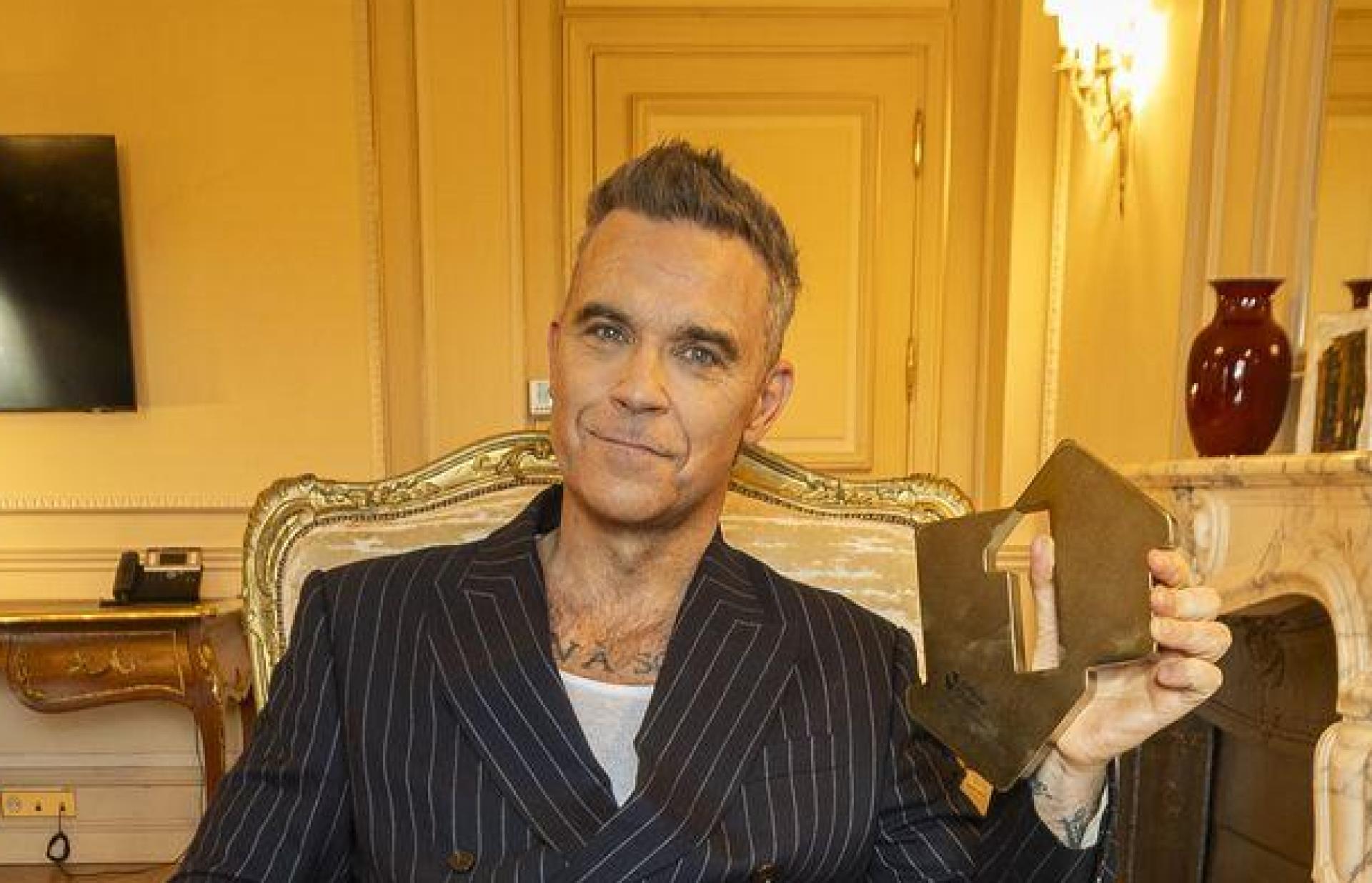 Niemand hat mehr Nummer-Eins-Plätze in den britischen Charts erreicht als Williams. (Bild: Official Charts Company/PA Media/dpa)