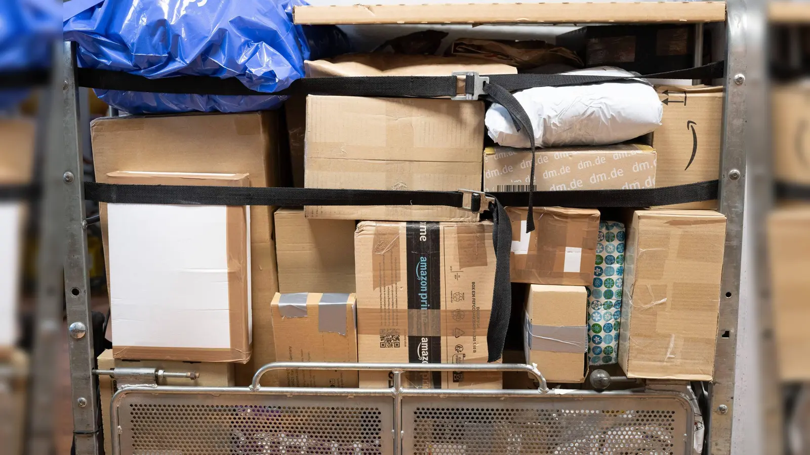 Auch das hohe Retourenaufkommen trägt dazu bei, dass die Paketmenge in Deutschland zuletzt gestiegen ist. (Bild: Sebastian Kahnert/dpa)