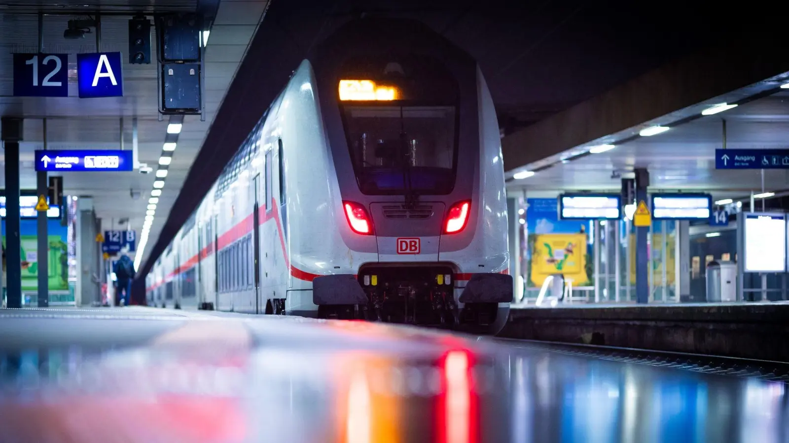 Die Deutsche Bahn geht davon aus, dass der Lokführerstreik Millionen Fahrgäste betreffen wird. (Symbolbild: Moritz Frankenberg/dpa)