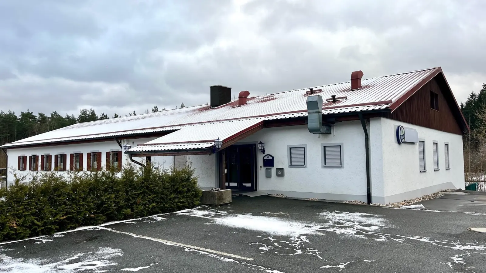 Winterruhe in der Gaststätte Alpenrose. Seit November hat das Restaurant geschlossen. Die Schützengesellschaft ist wieder auf der Suche nach einem neuen Pächter.  (Bild: Gabi Schönberger)