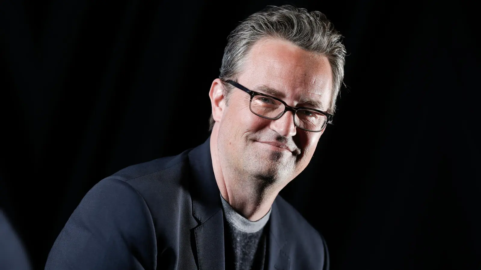 Bekannt als Chandler in „Friends“: Matthew Perry (Bild: Brian Ach/AP/dpa)