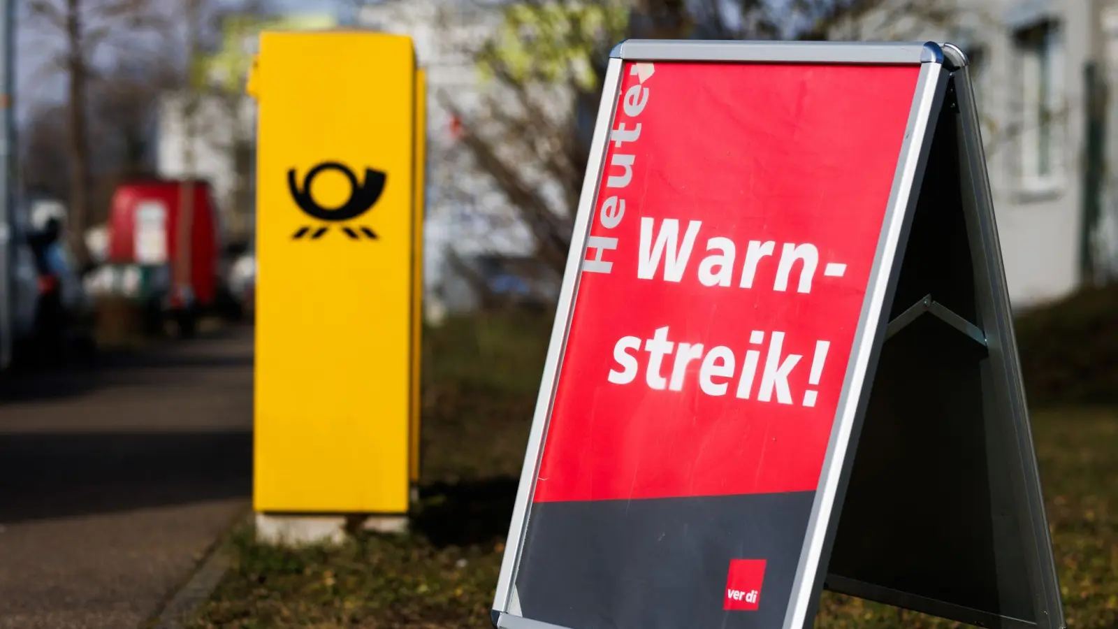 800 Beschäftigte sollen heute streiken. (Archivbild) (Bild: Philipp von Ditfurth/dpa)