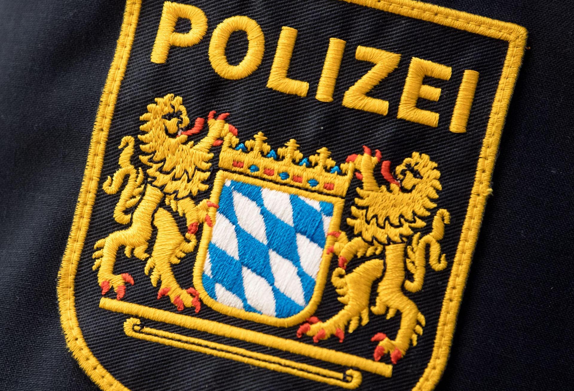 Am Mittwoch versuchten ein oder mehrere Unbekannte in eine Firma in Floß einzubrechen und flohen noch vor eintreffen der Polizei. (Symbolbild: Sven Hoppe, dpa)