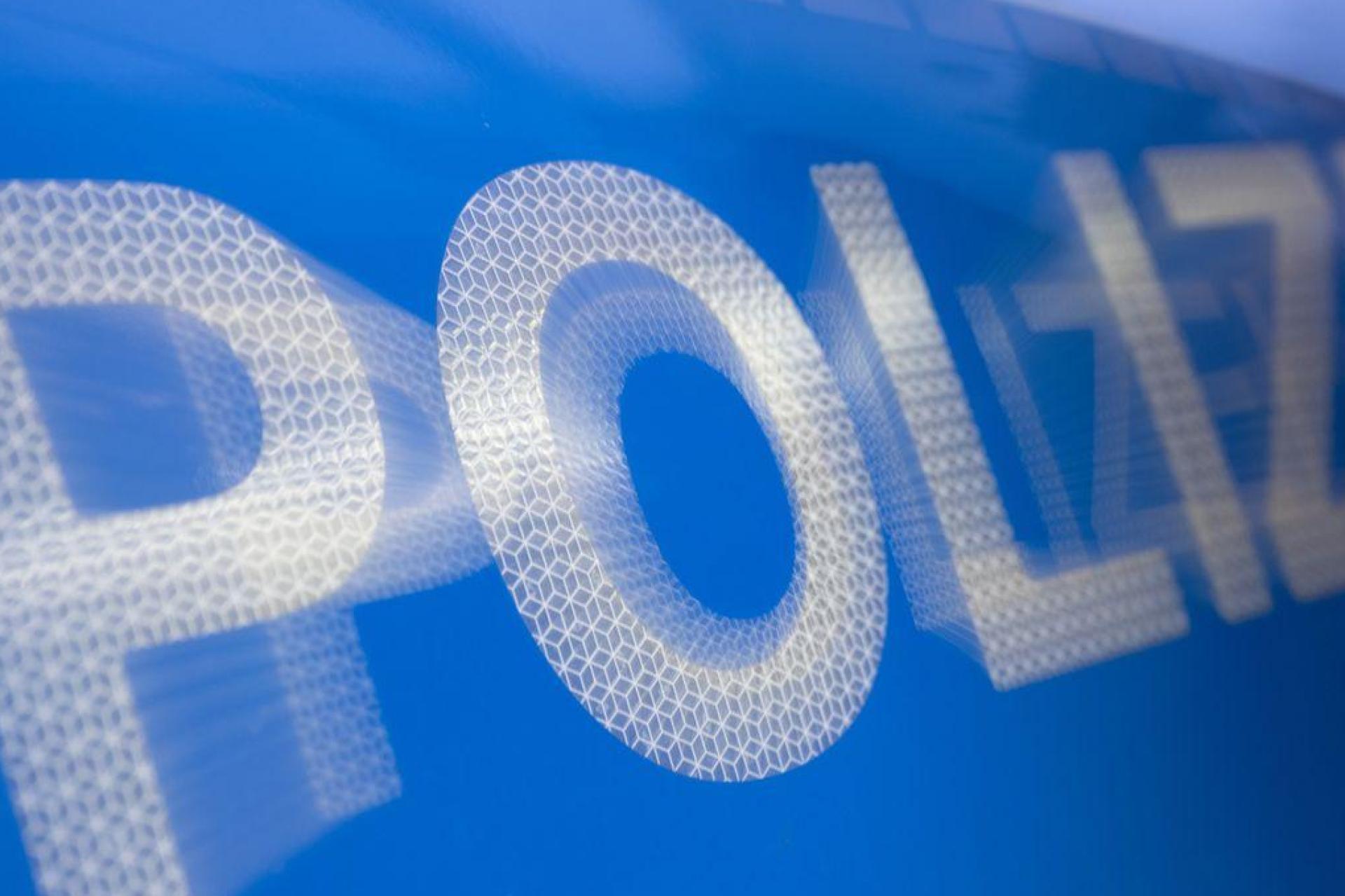 Pressebericht der Autobahnpolizeistation Schwandorf: Kleintransporter auf A6 kontrolliert, Ermittlungen laufen (Symbolbild: Marijan Murat/dpa)