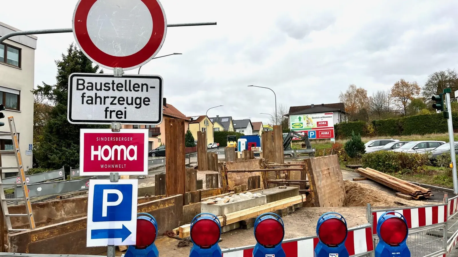 Die Bauarbeiten in der Joseph-Haas-Straße dauern an. (Bild: Gabi Schönberger)