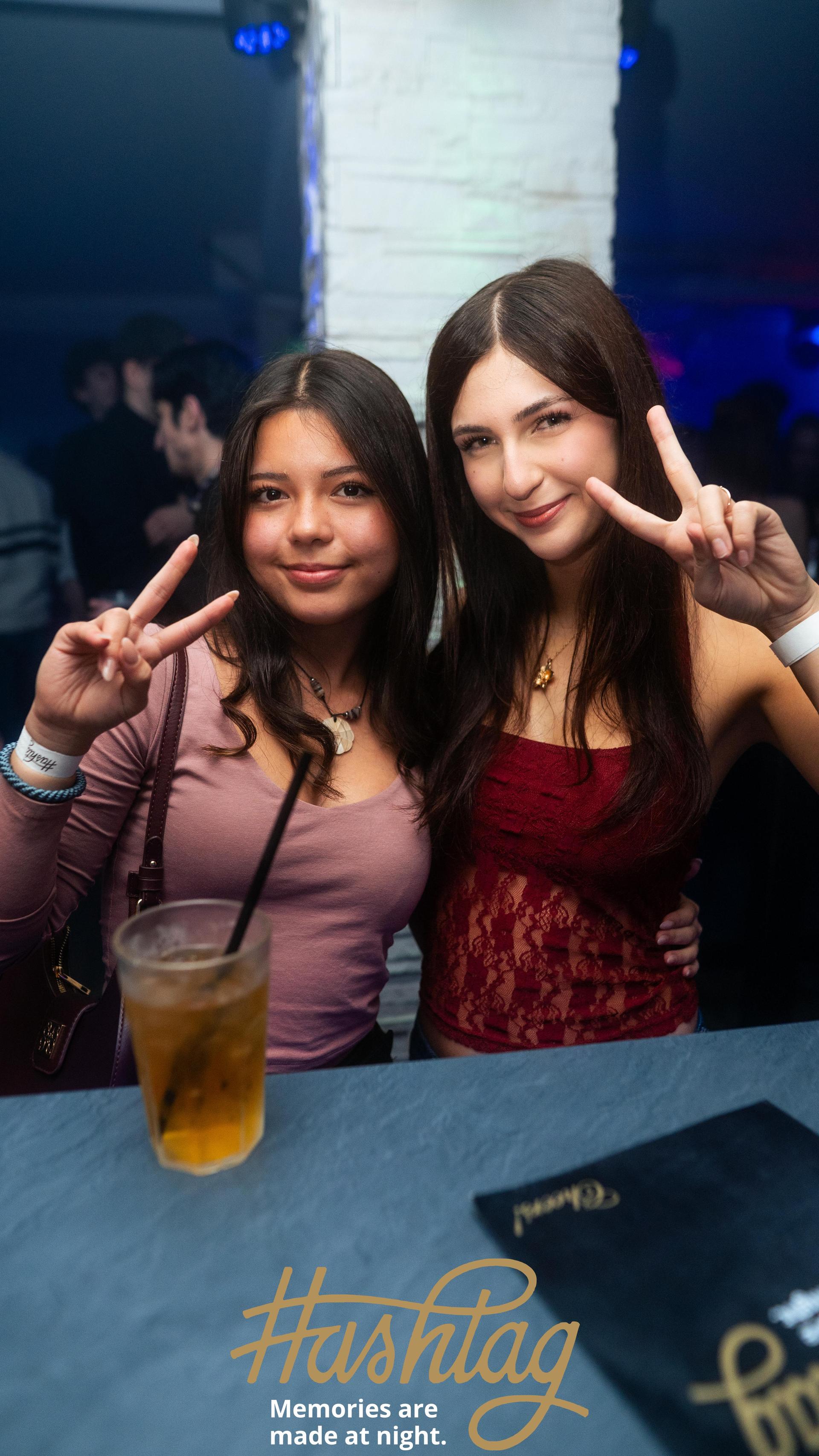 Am Dienstag wurde im Hashtag die Abgabe der Seminararbeiten gefeiert.  (Bild: Hannes Stock)