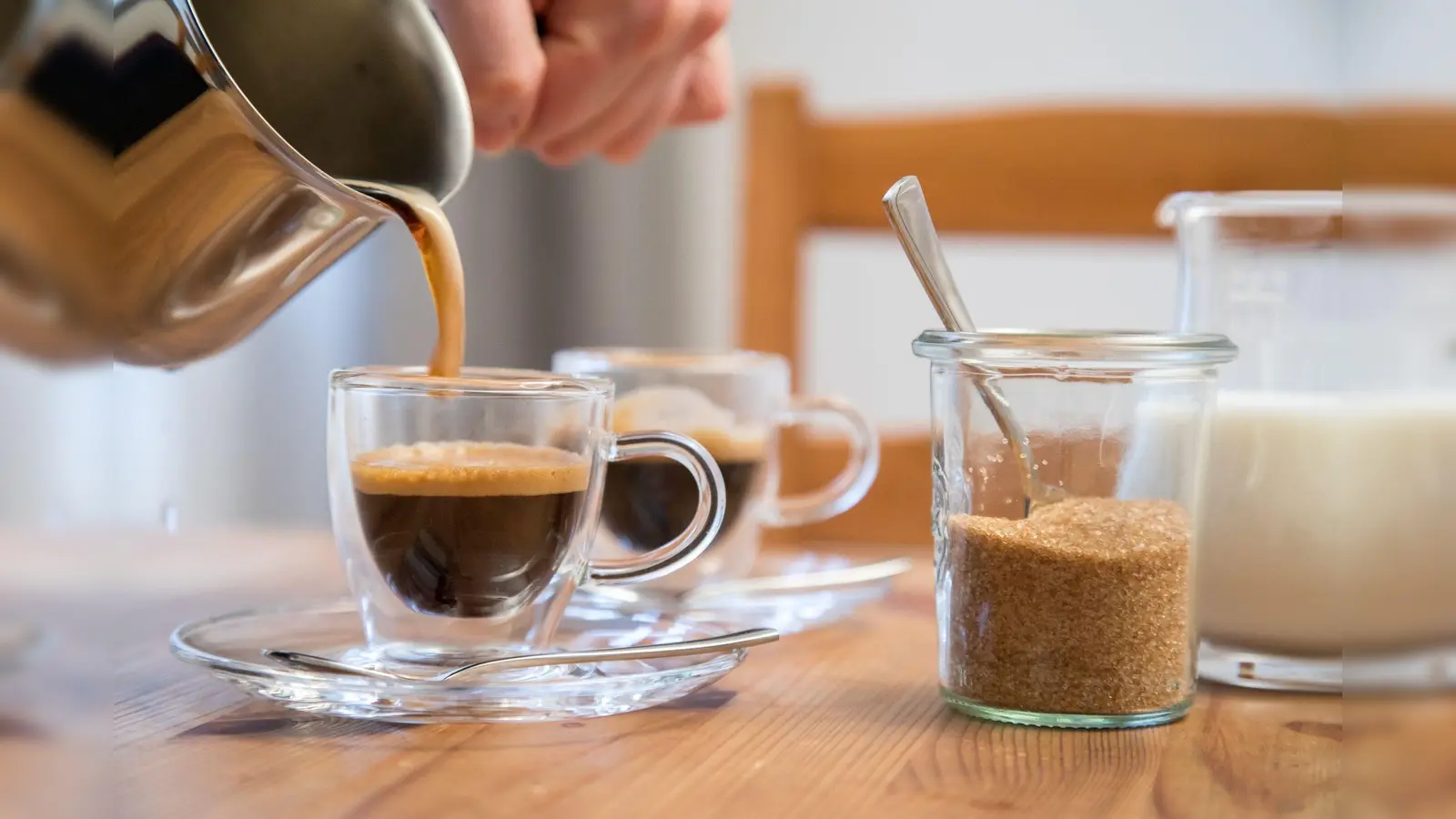 Lust auf einen Kaffee? Dann seid ihr in diesen vier Cafés in Weiden richtig. (Symbolbild: Christin Klose/dpa-tmn)