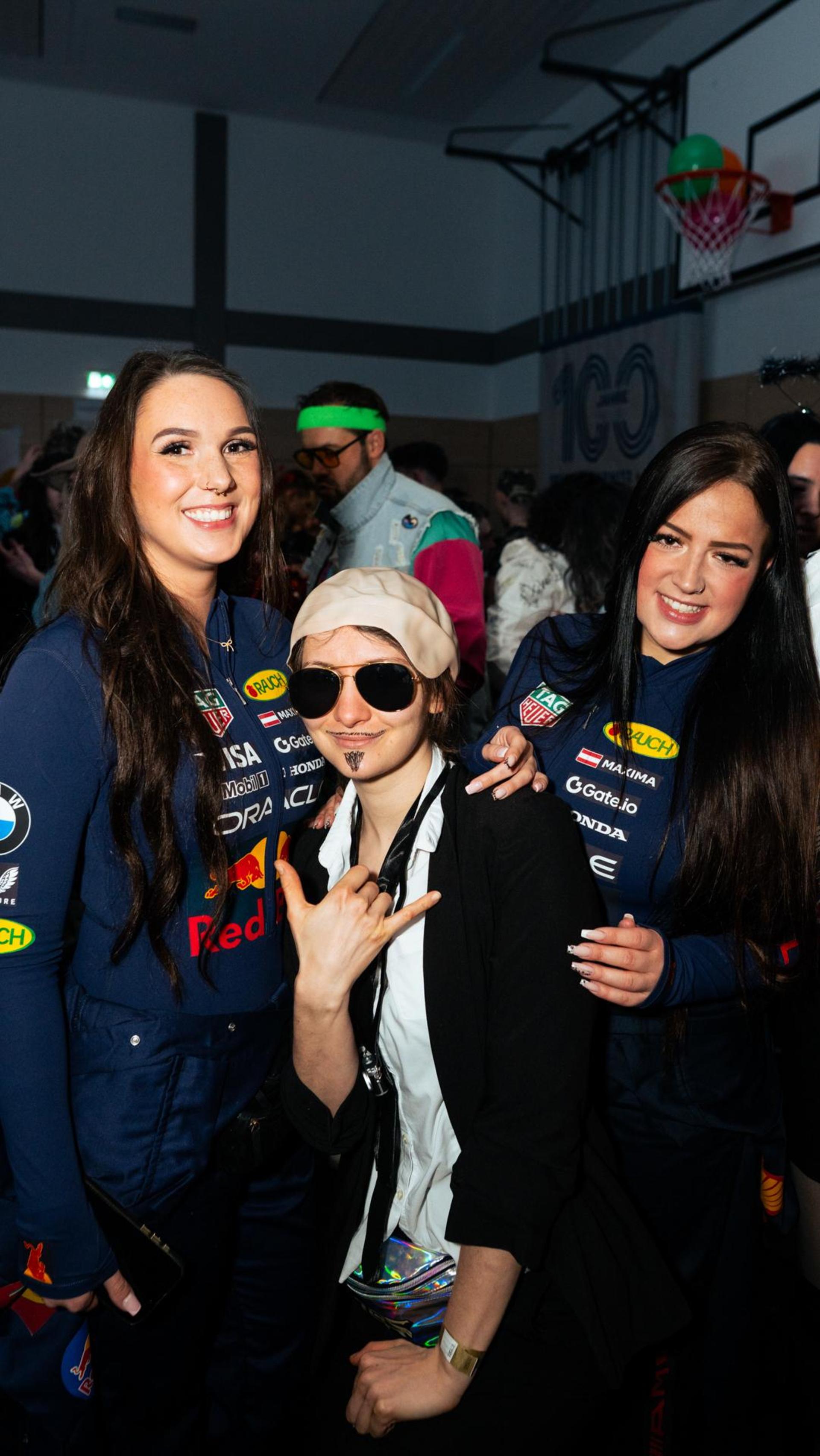 Am Sportlerball in Schirmitz gings mit Vollgas weiter im Faschingstreiben.  (Bild: Hannes Stock)