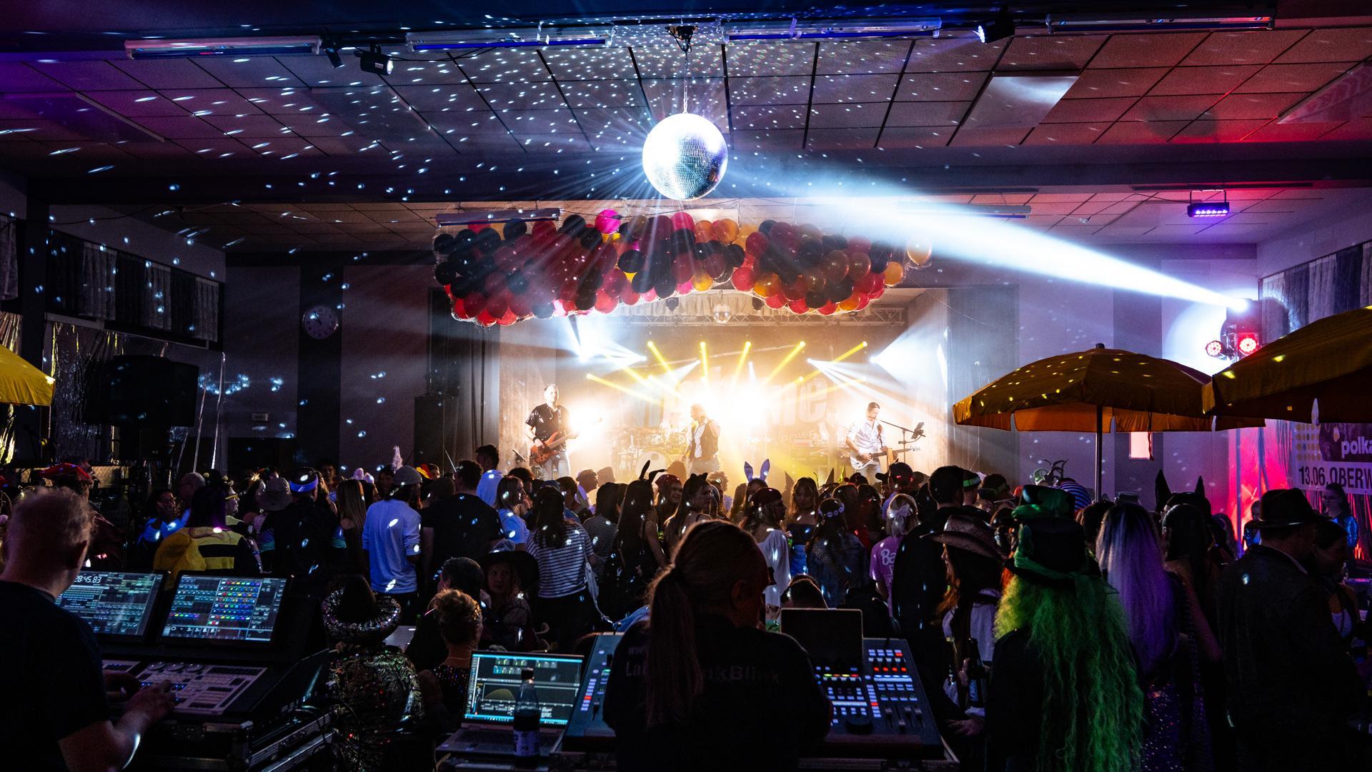 Am Samstag lud der SC Luhe-Wildenau zum Sportlerball ins Naabtalhaus in Oberwildenau. (Bild: Hannes Stock)