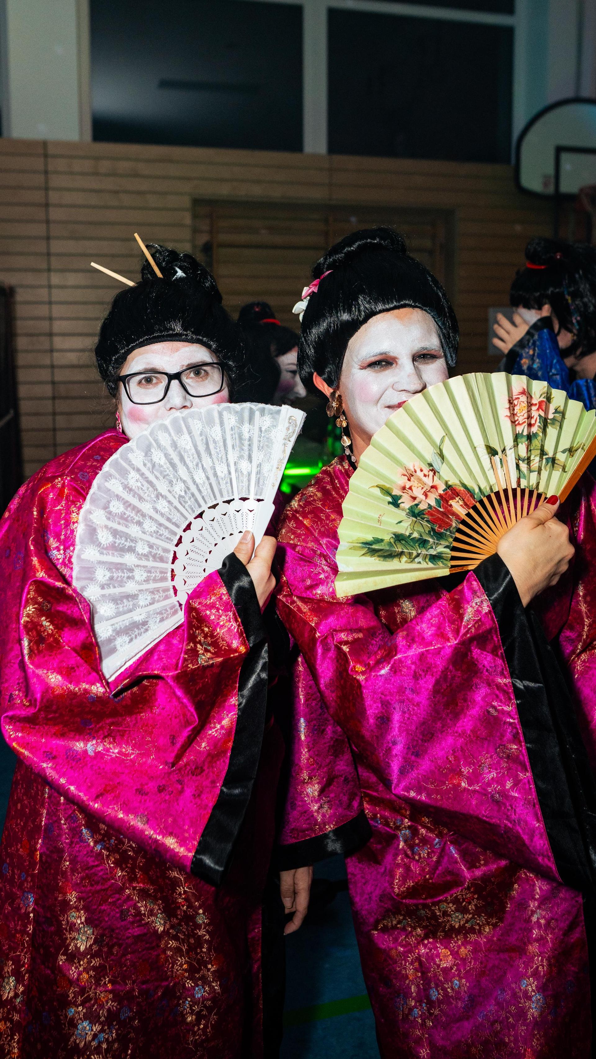 Beim Faschingsball des FC Luhe gings mit Vollgas weiter im Faschingstreiben.  (Bild: Hannes Stock)