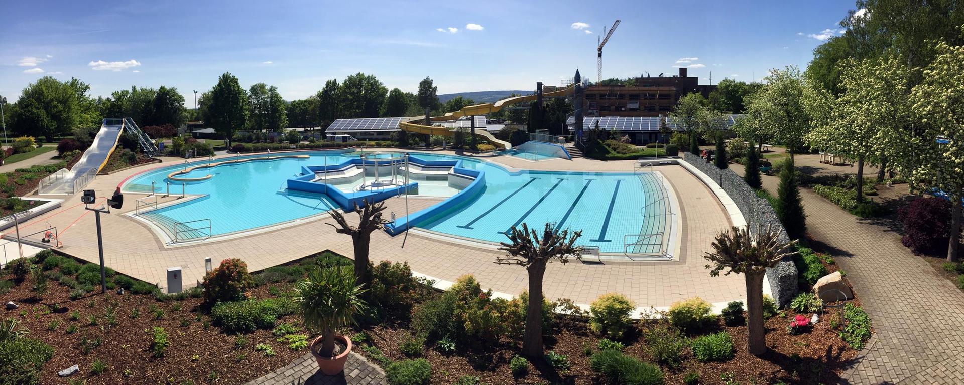 Ein 44-Jähriger hat eine Jugendliche im Schwandorfer Freibad belästigt. (Symbolbild: Gerhard Götz)