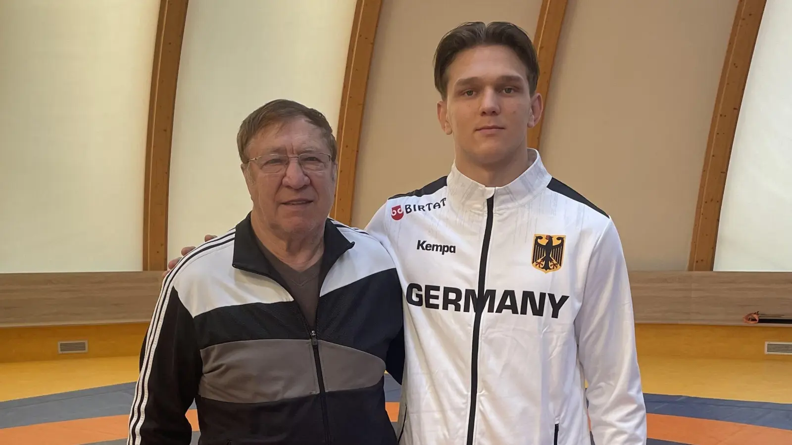 Adam Leifridt (rechts) und sein Trainer Peter Leifridt. (Bild: Vladimir Lukaschewitsch)