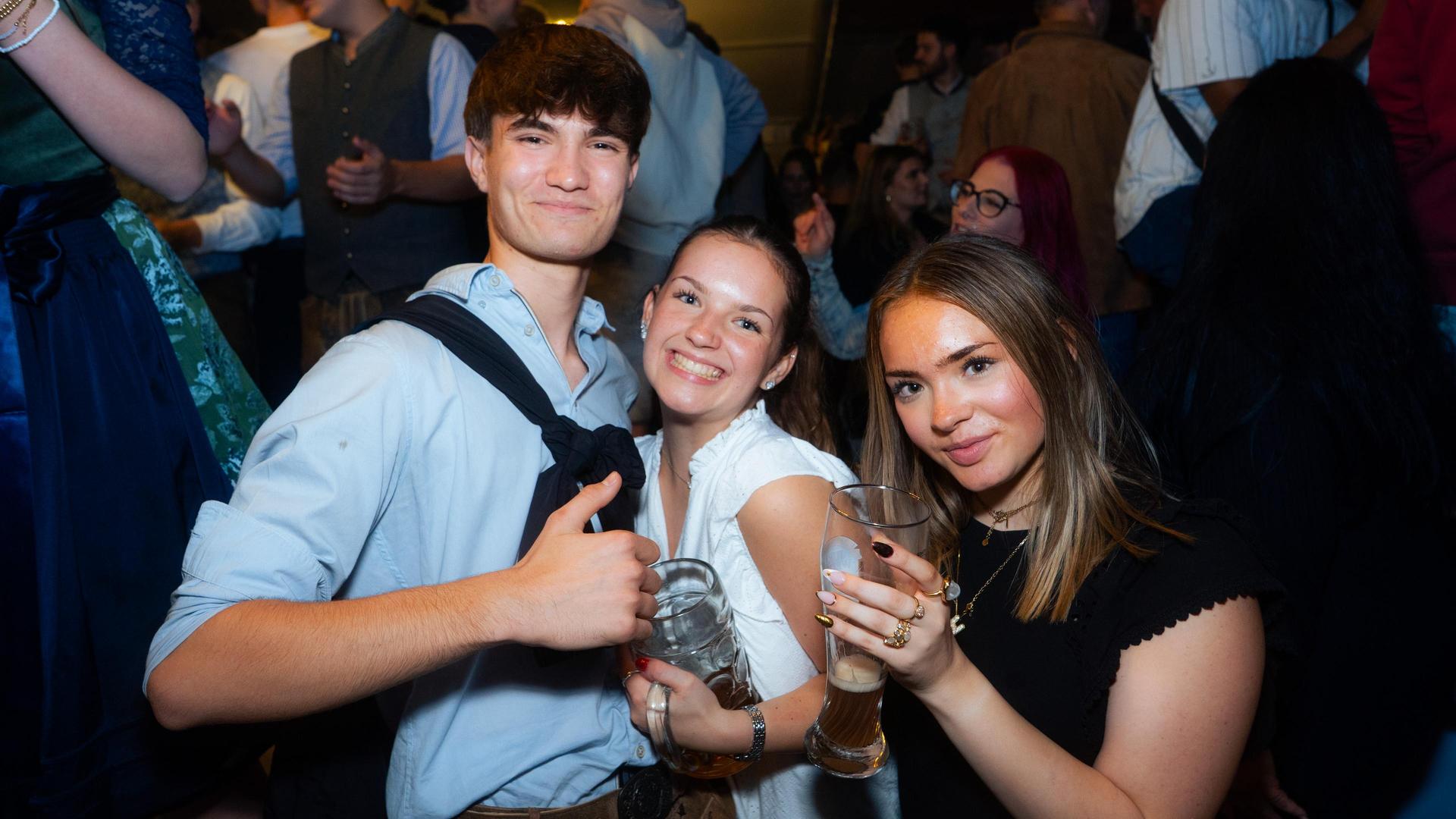 Die Bilder vom Freitag auf dem Weidener Volksfest 2025. (Bild: Hannes Stock)