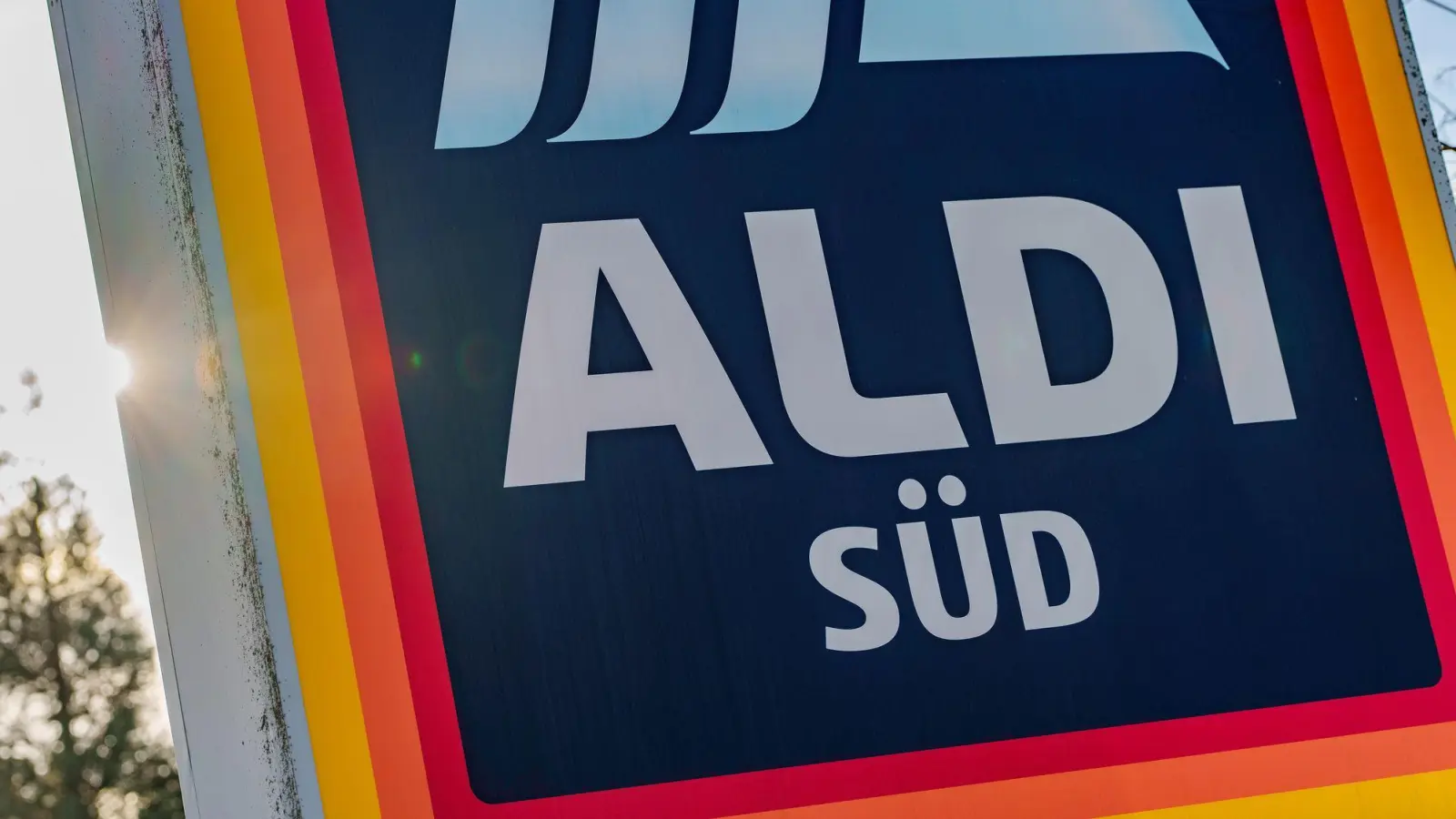 Aldi Süd hat in Deutschland rund 2000 Filialen. (Bild: Andreas Arnold/dpa)