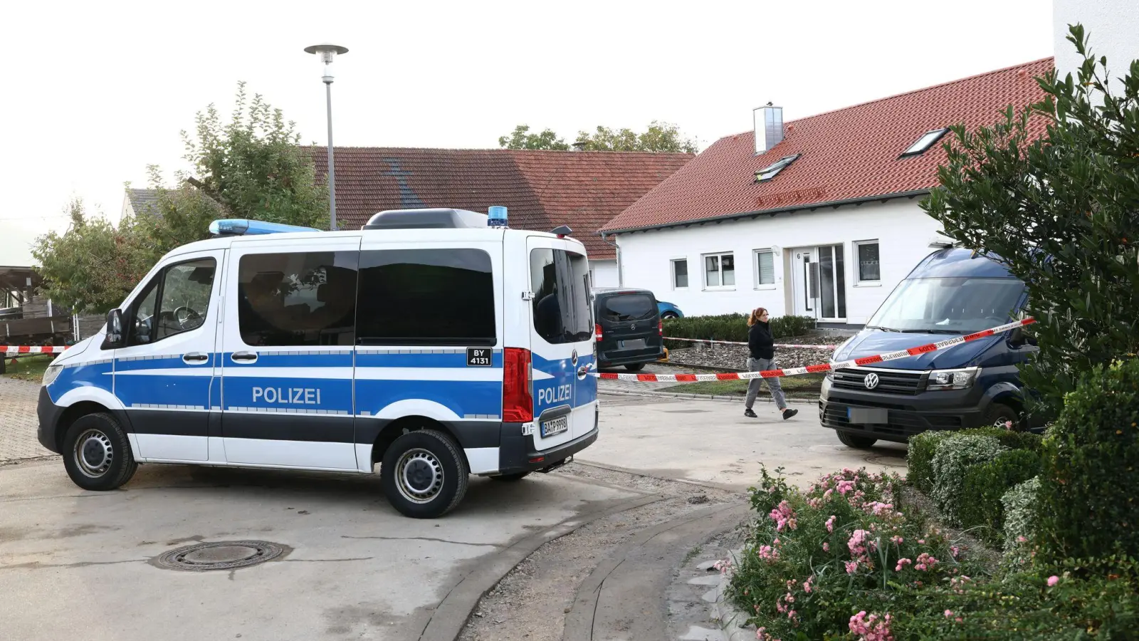 Bei einer unangekündigten Waffenkontrolle sind zwei Behördenmitarbeiter getötet worden.  (Archivbild: Daniel Löb/dpa)