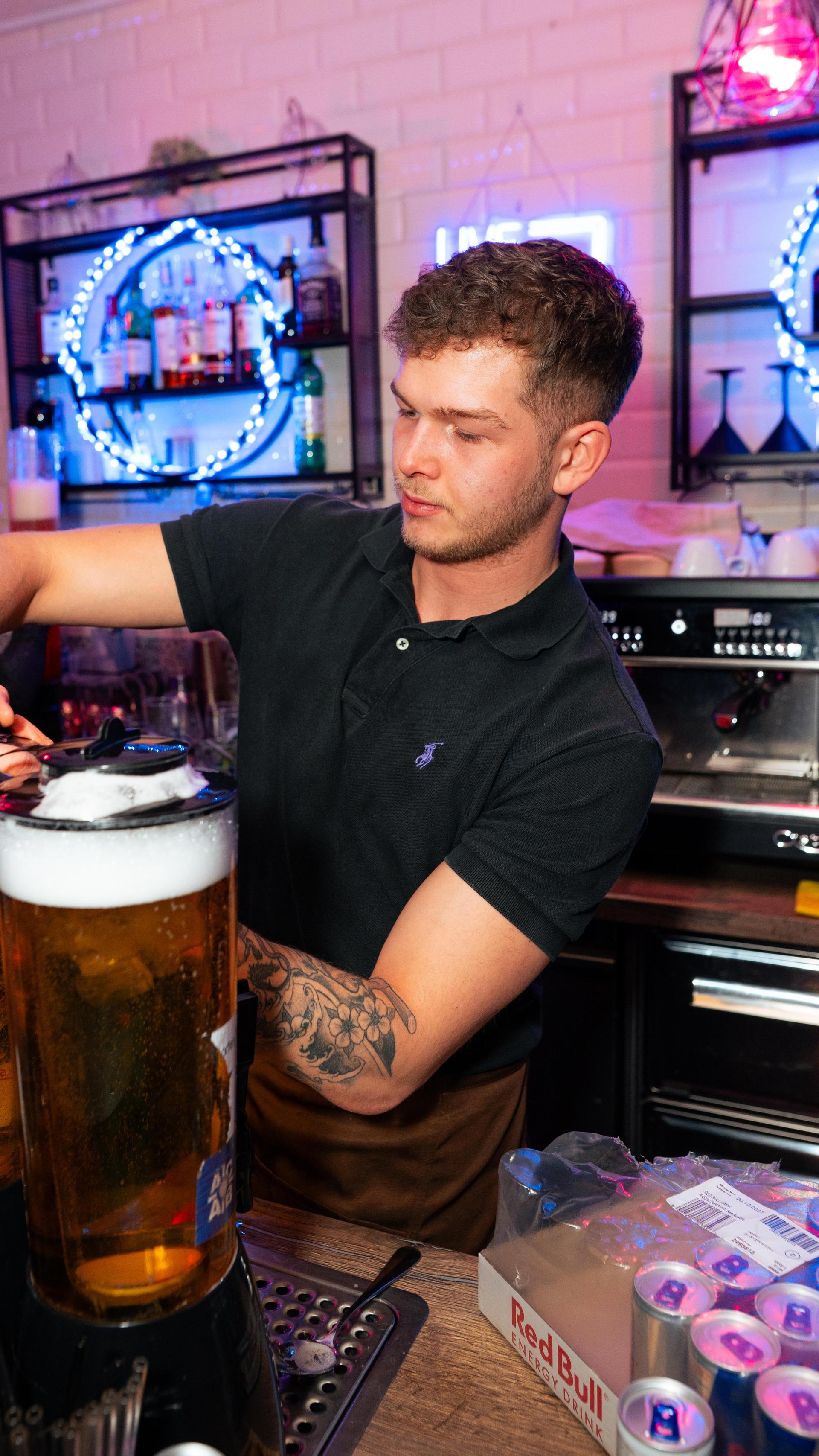 Die SantoRino-Bar in Weiden war für viele die erste Station eines ereignisreichen Wochenendes. (Bild: Hannes Stock)