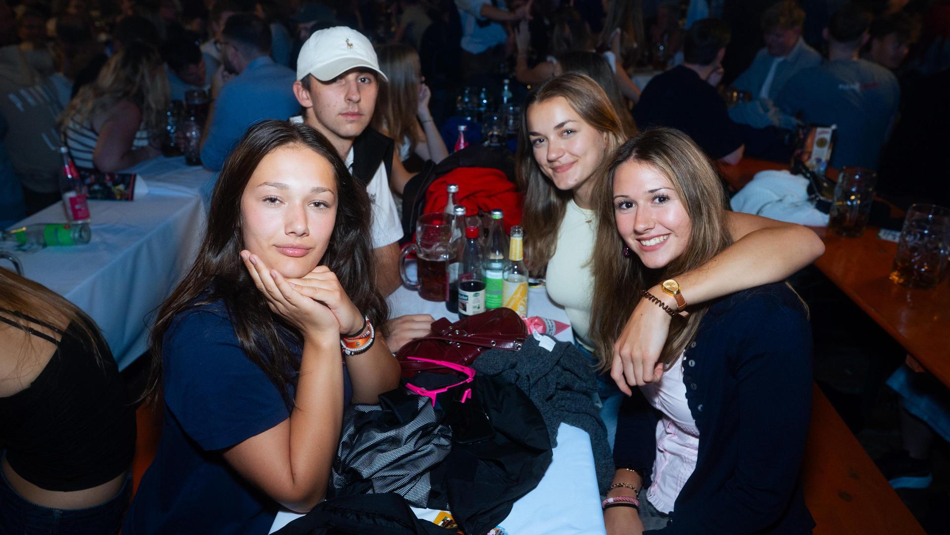Die Bilder vom Freitag auf dem Weidener Volksfest 2025. (Bild: Hannes Stock)