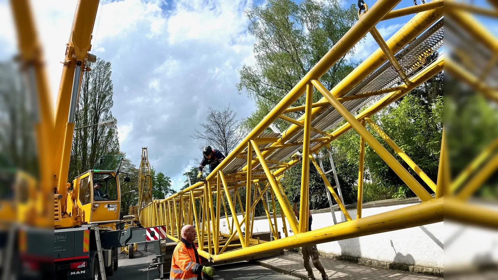 Bis Mittwoch ist die Rehbühlstraße im Bereich Behaimstraße komplett gesperrt. (Bild: Gabi Schönberger)