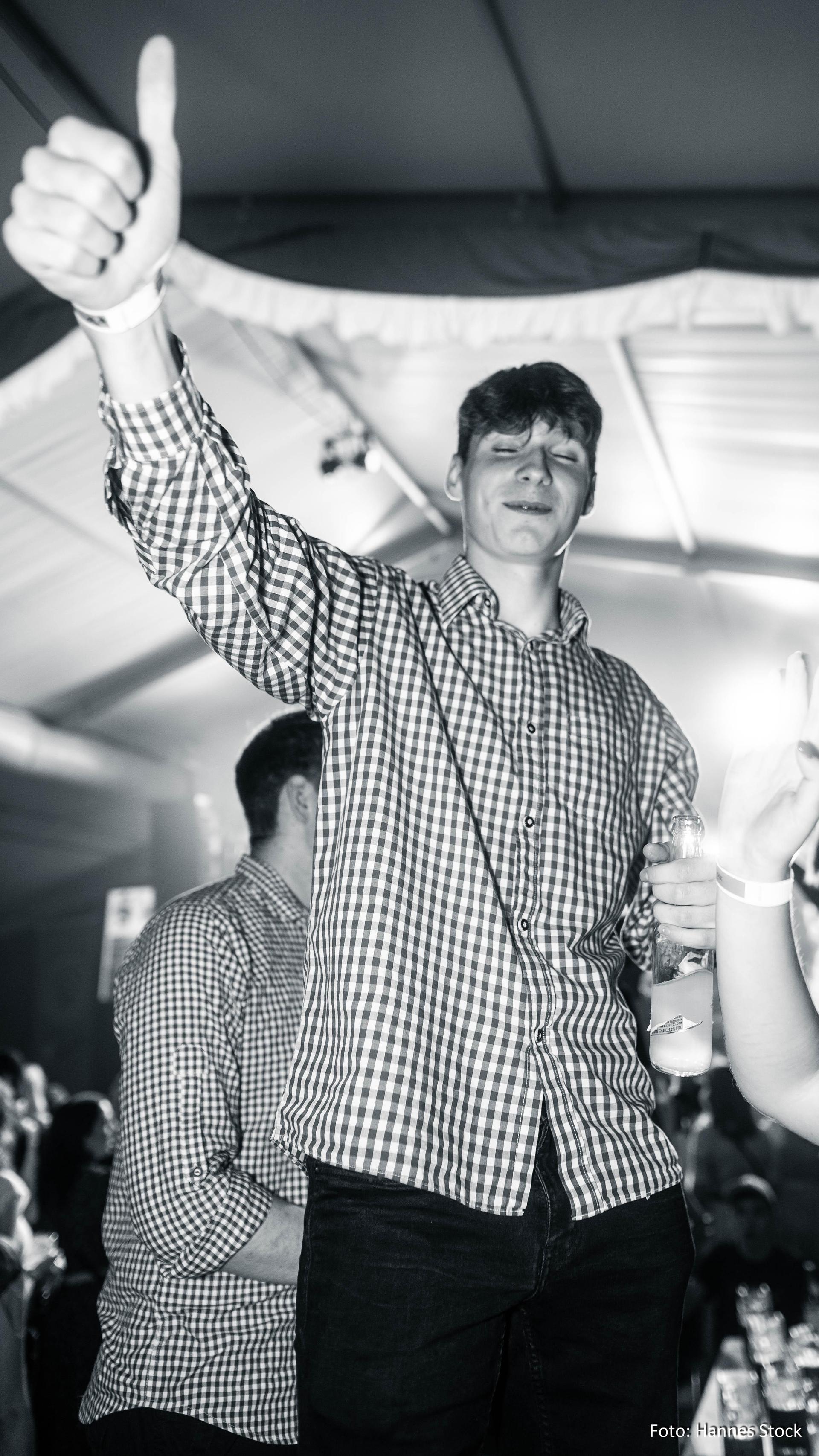 Das war die Flosser Kirwa am Samstag.  (Bild: Hannes Stock )