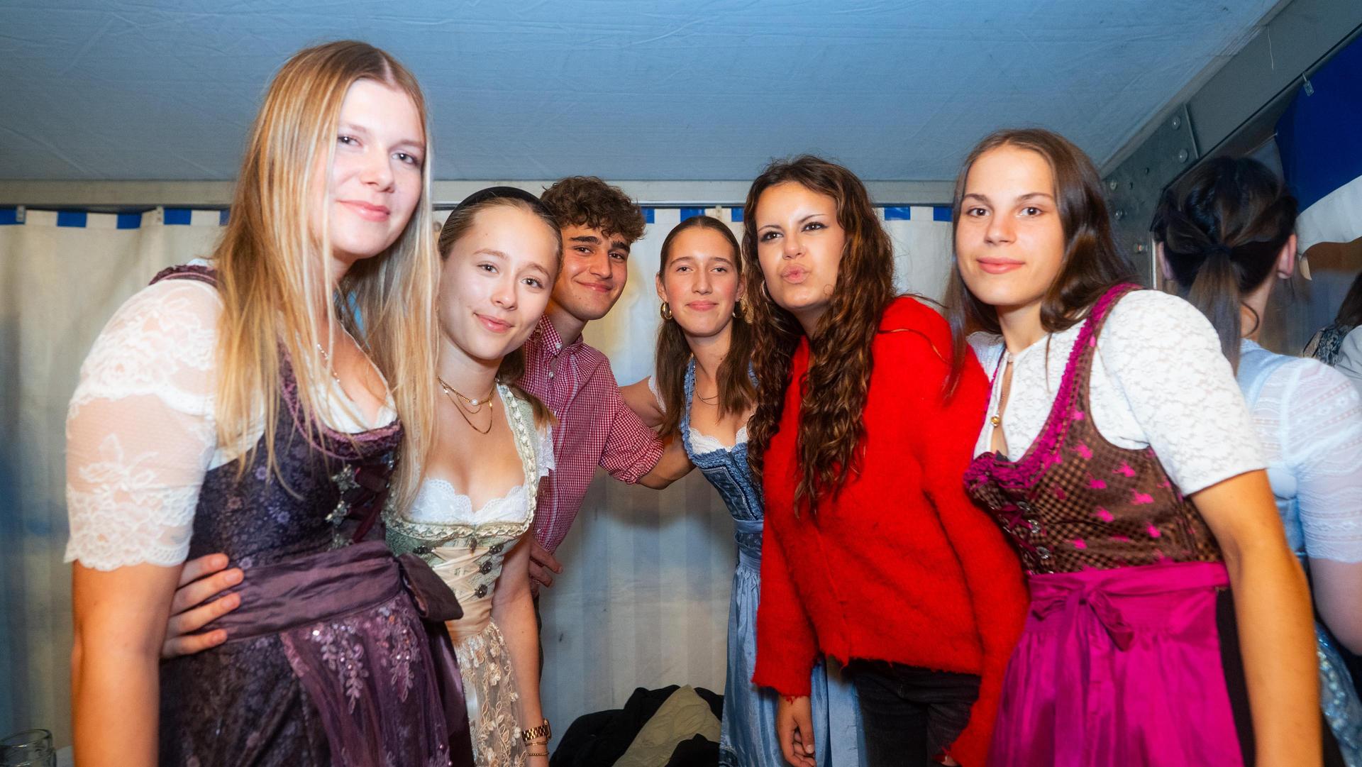 Die Bilder vom Freitag auf dem Weidener Volksfest 2025. (Bild: Hannes Stock)