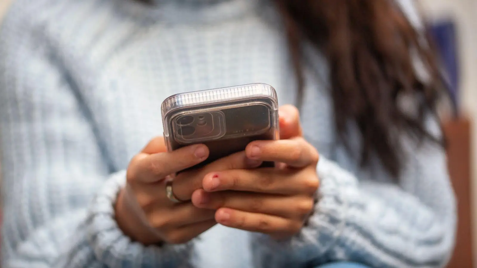 Mit den Jahren wurde ICQ von anderen Messaging-Angeboten überholt. (Bild: Fernando Gutierrez-Juarez/dpa)