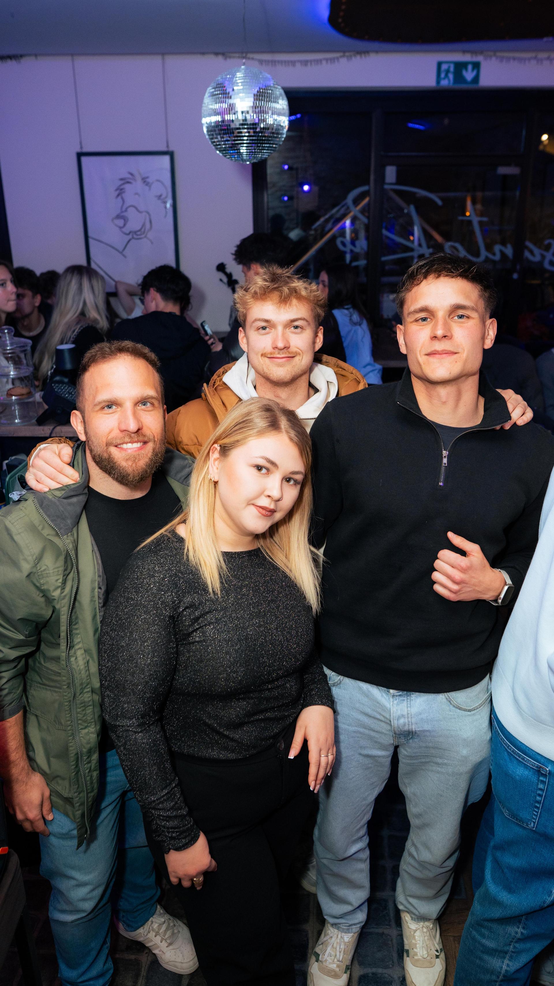 Die SantoRino-Bar in Weiden war für viele die erste Station eines ereignisreichen Wochenendes. (Bild: Hannes Stock)