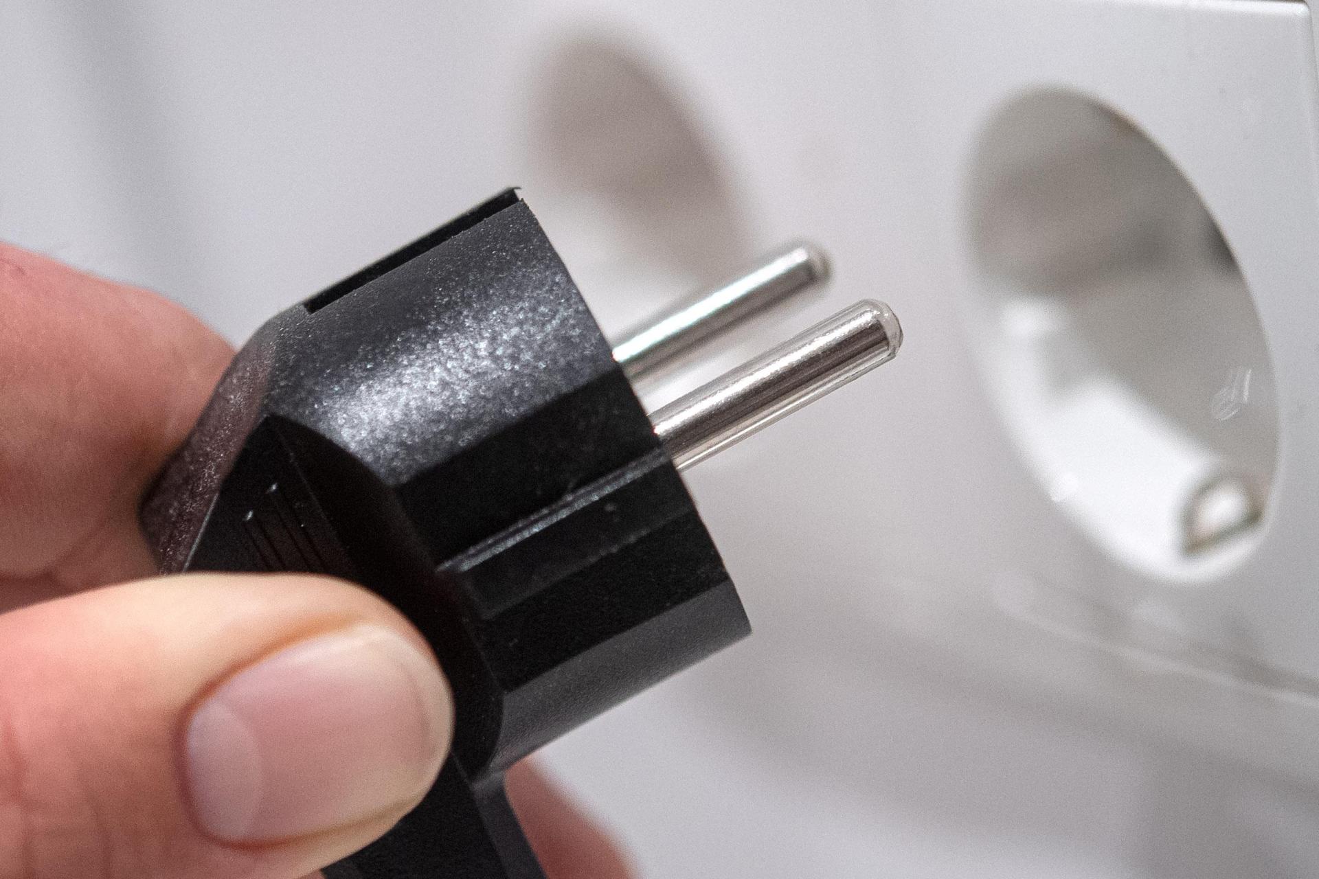 In Moosbach (Landkreis Neustadt/WN) ist der Strom am Dienstagvormittag ausgefallen. Die Ursache wird noch geprüft. (Symbolbild: Sina Schuldt)