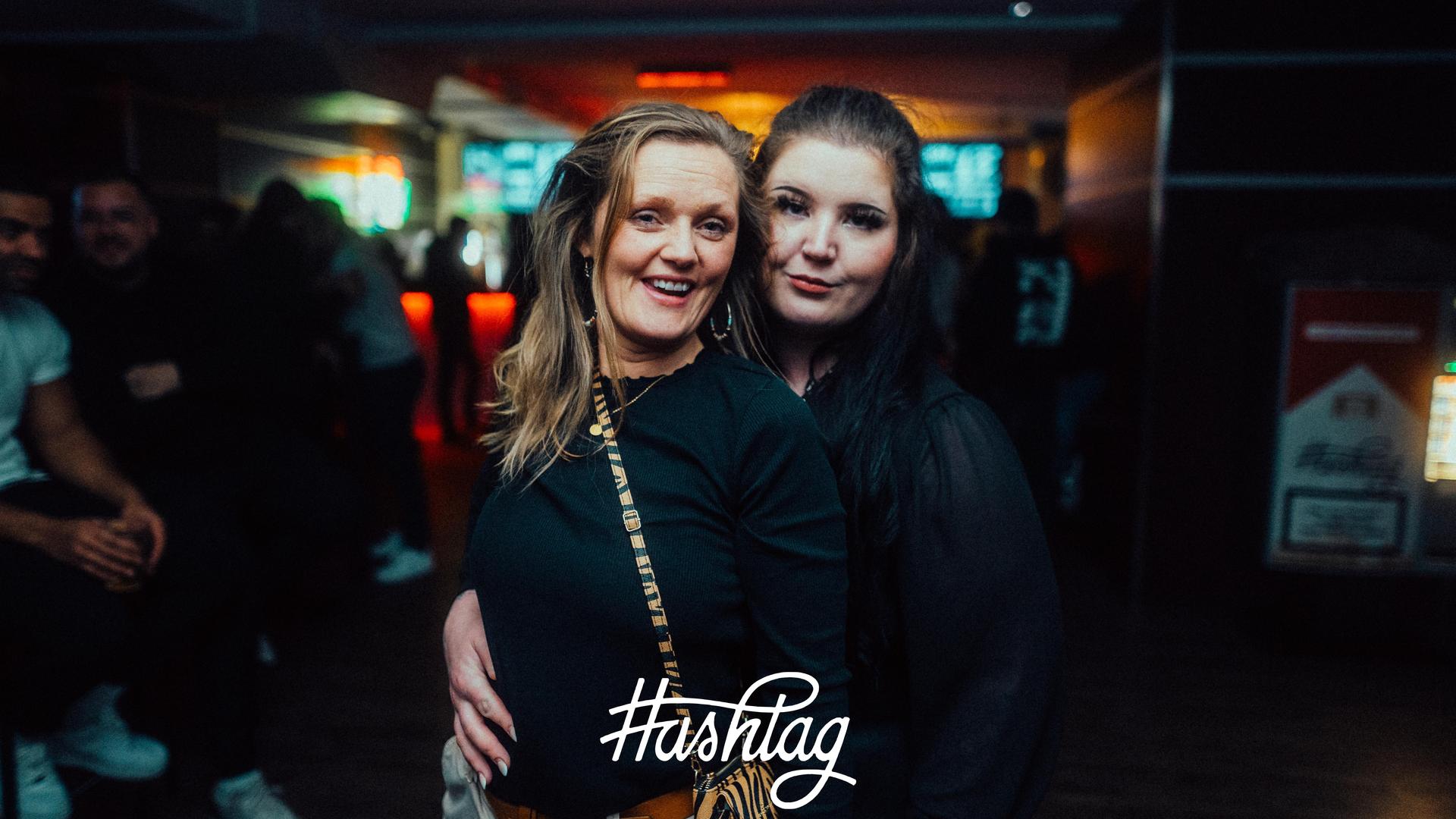 Bei der „Hashtag Saturday”-Partyim Hashtag Weiden sorgte <b>DJ RobVEE</b> für den passenden Sound. (Bild: Sebastian Reiter)
