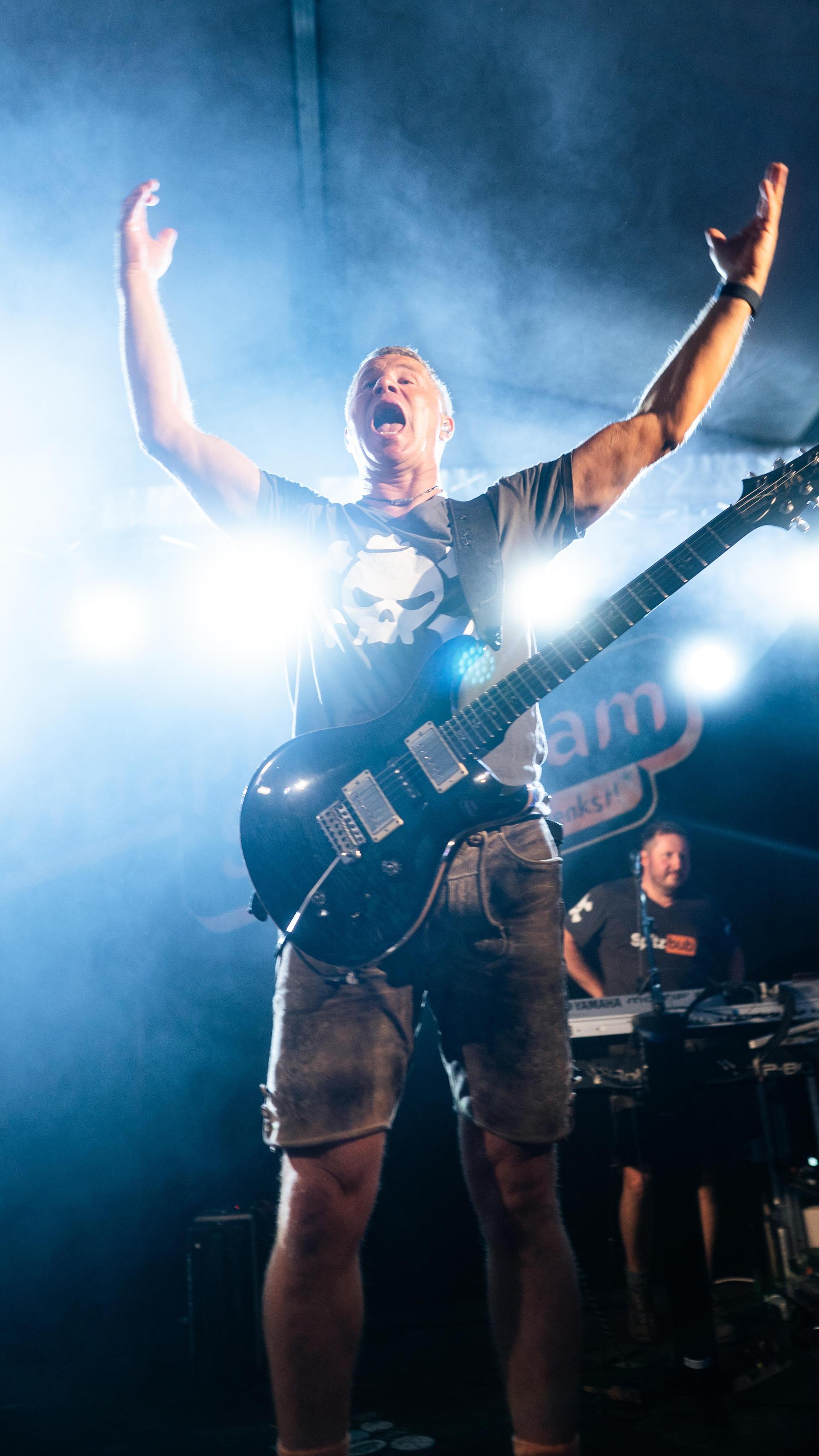 Wernberg feiert Kirwa, die Stoapfälzer Spitzbuam liefern die Musik zum Fest. (Bild: Hannes Stock)