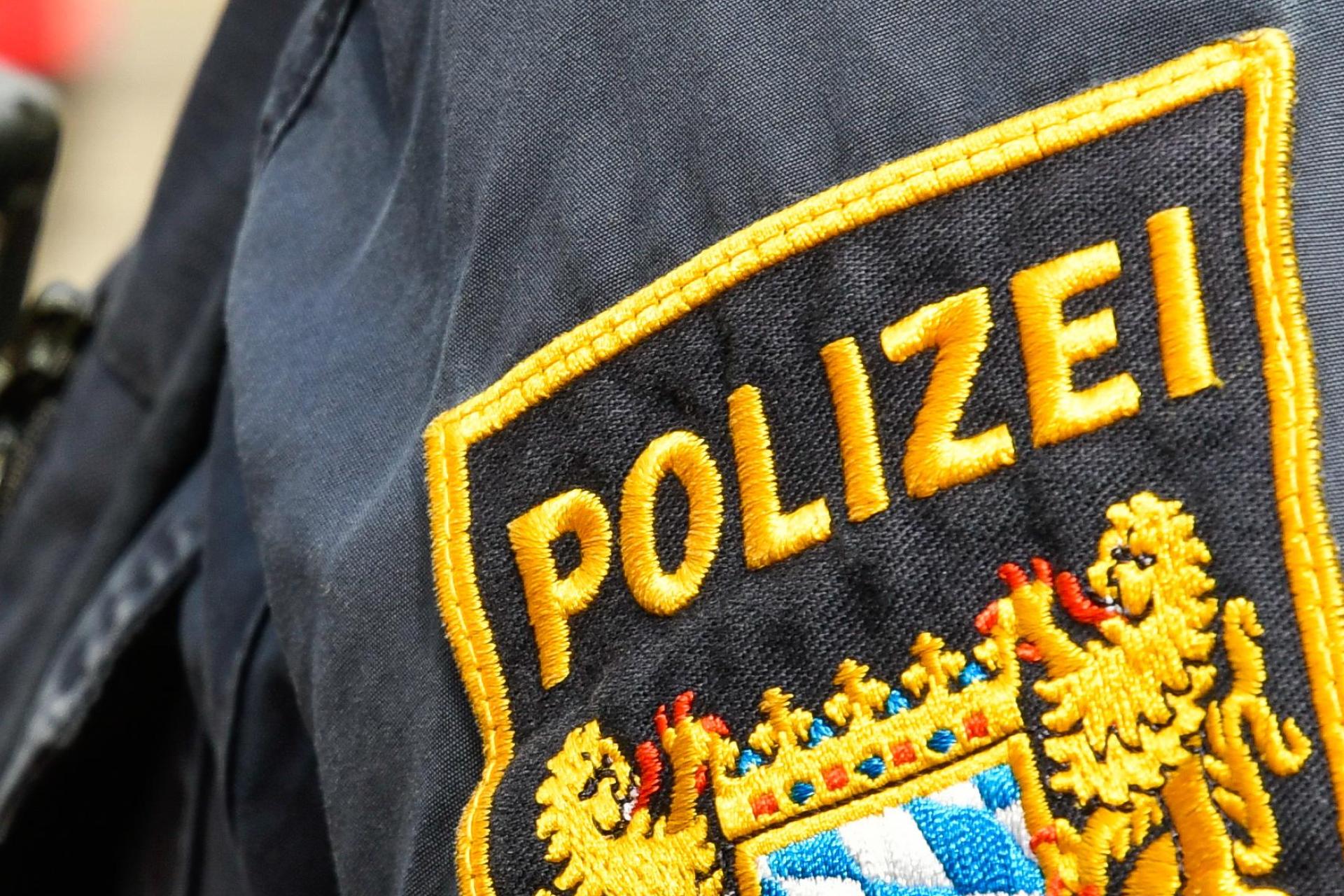 Ein 10-jähriger Junge wurde in Schwandorf von einem Unbekannten mit einem Messer bedroht. Die Polizei sucht Zeugen. (Symbolbild: Petra Hartl)