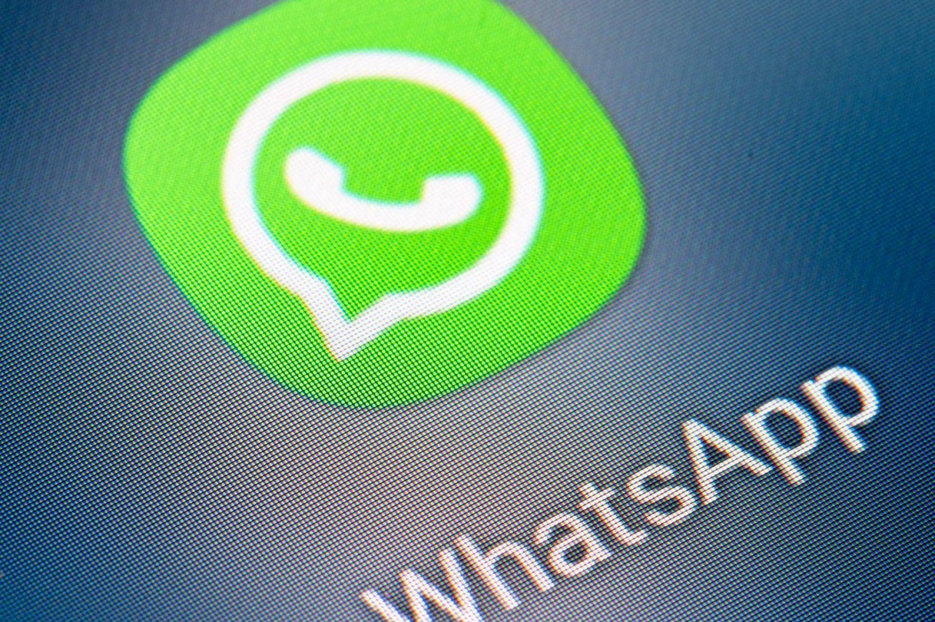 Der führende Messengerdienst Whatsapp spricht sich klar gegen die Einführung einer Chatkontrolle in der EU aus. (Symbolbild) (Bild: Fabian Sommer/dpa)