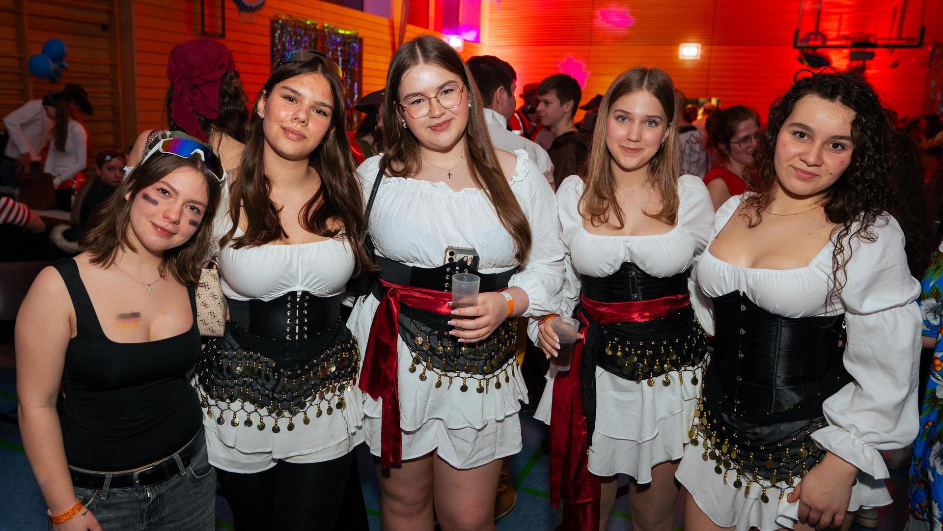 Beim Faschingsball des FC Luhe gings mit Vollgas weiter im Faschingstreiben.  (Bild: Hannes Stock)