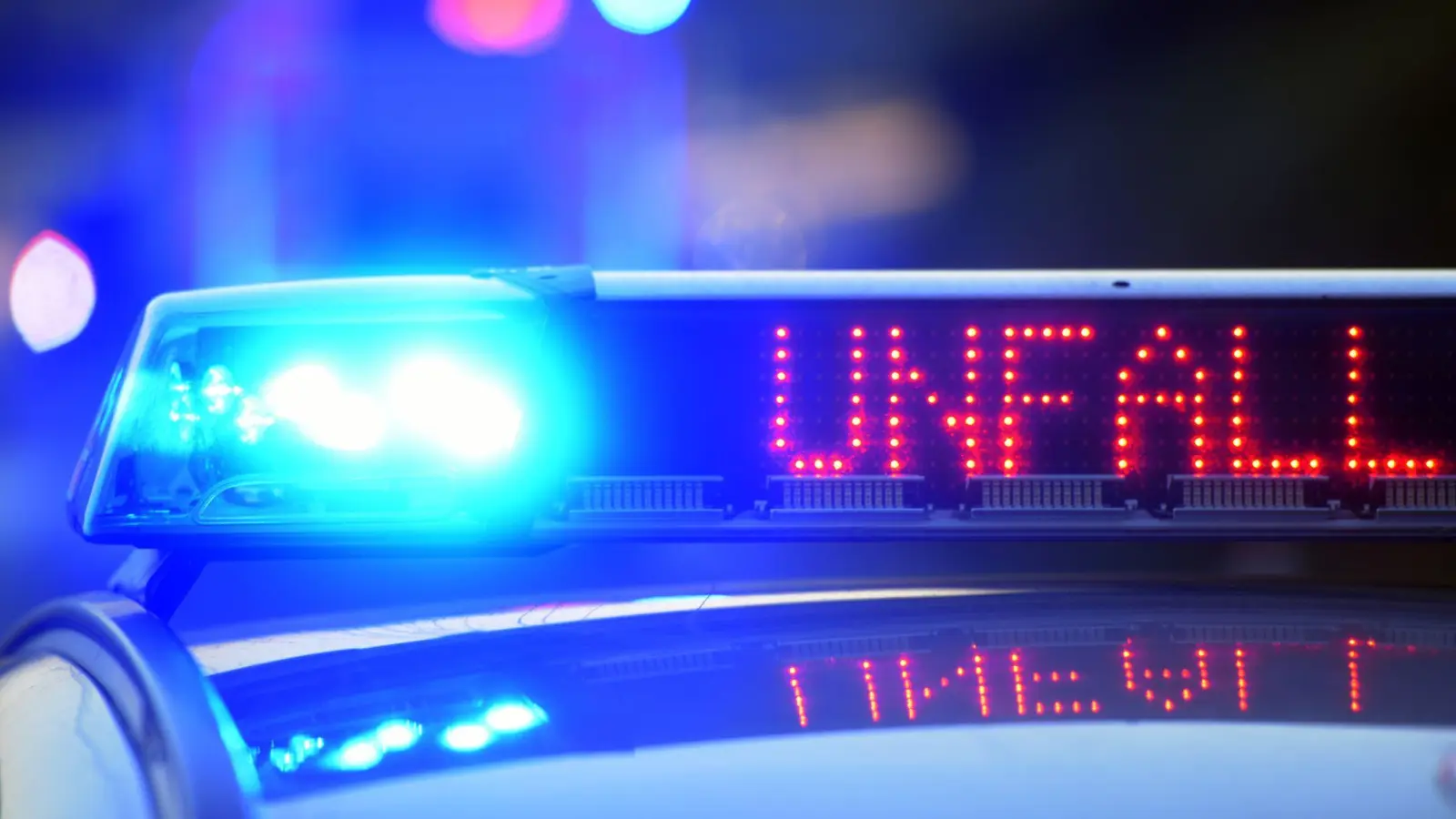 Auf der A3 bei Parsberg kam es zu einem schweren Unfall: Eine Mutter und ihr Baby kamen ums Leben. (Symbolbild: Stefan Puchner/dpa)